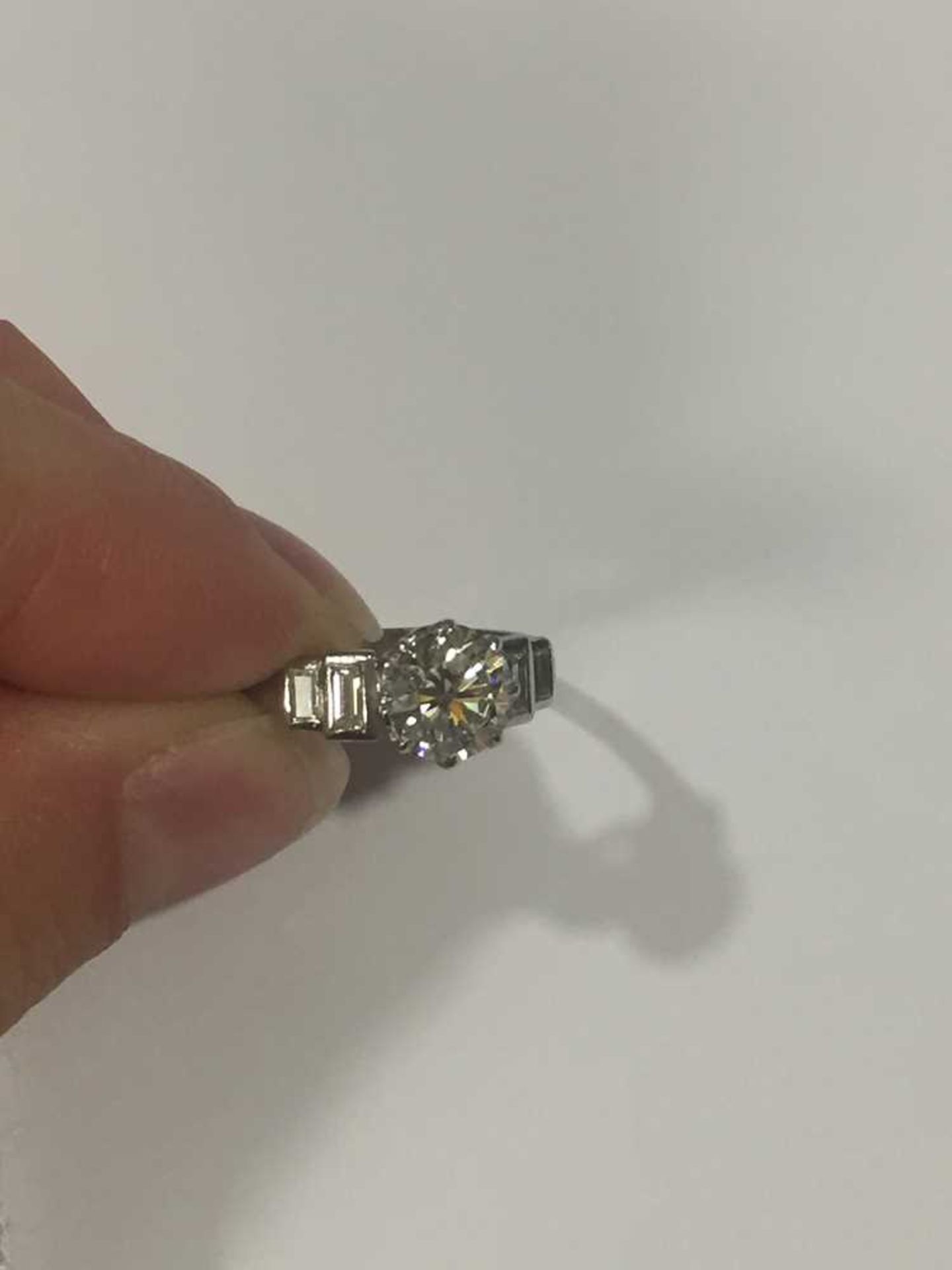 A single stone diamond ring - Image 6 of 7