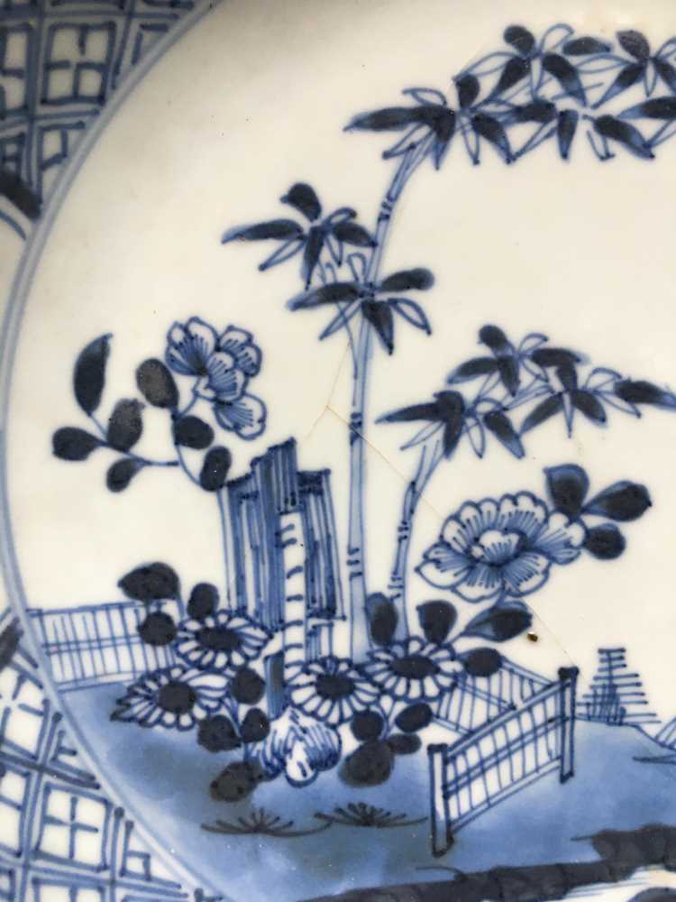 GROUP OF EIGHT BLUE AND WHITE PLATES QING DYNASTY, 18TH CENTURY - Image 38 of 46