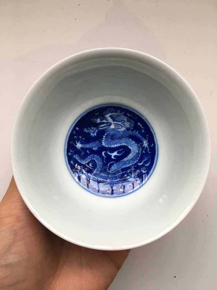 TWO PAIRS OF BLUE AND WHITE BOWLS KANGXI AND QIANLONG MARK - Image 31 of 36