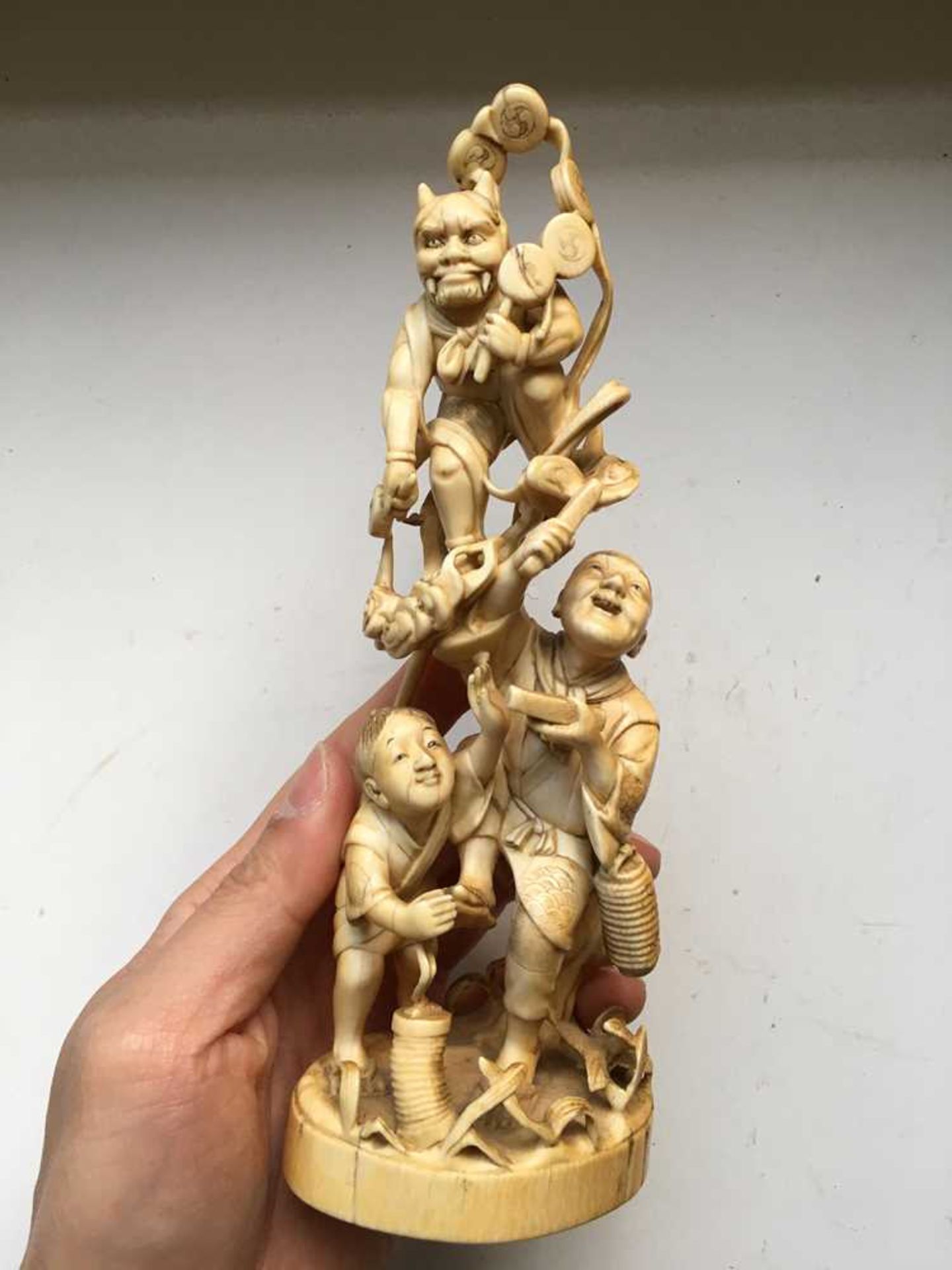 GROUP OF FIVE JAPANESE IVORY CARVINGS MEIJI PERIOD - Image 26 of 65