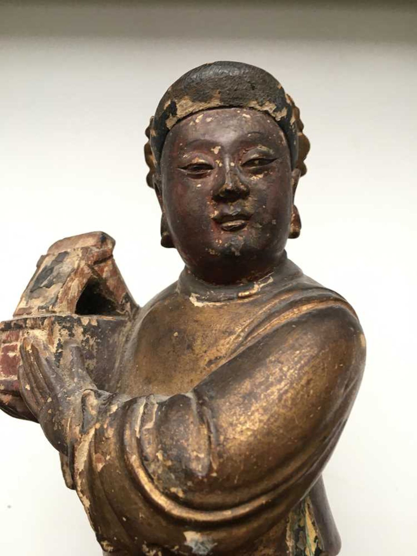 GILT-LACQUERED WOODEN FIGURE OF A DAOIST IMMORTAL QING DYNASTY, 18TH-19TH CENTURY - Image 12 of 20