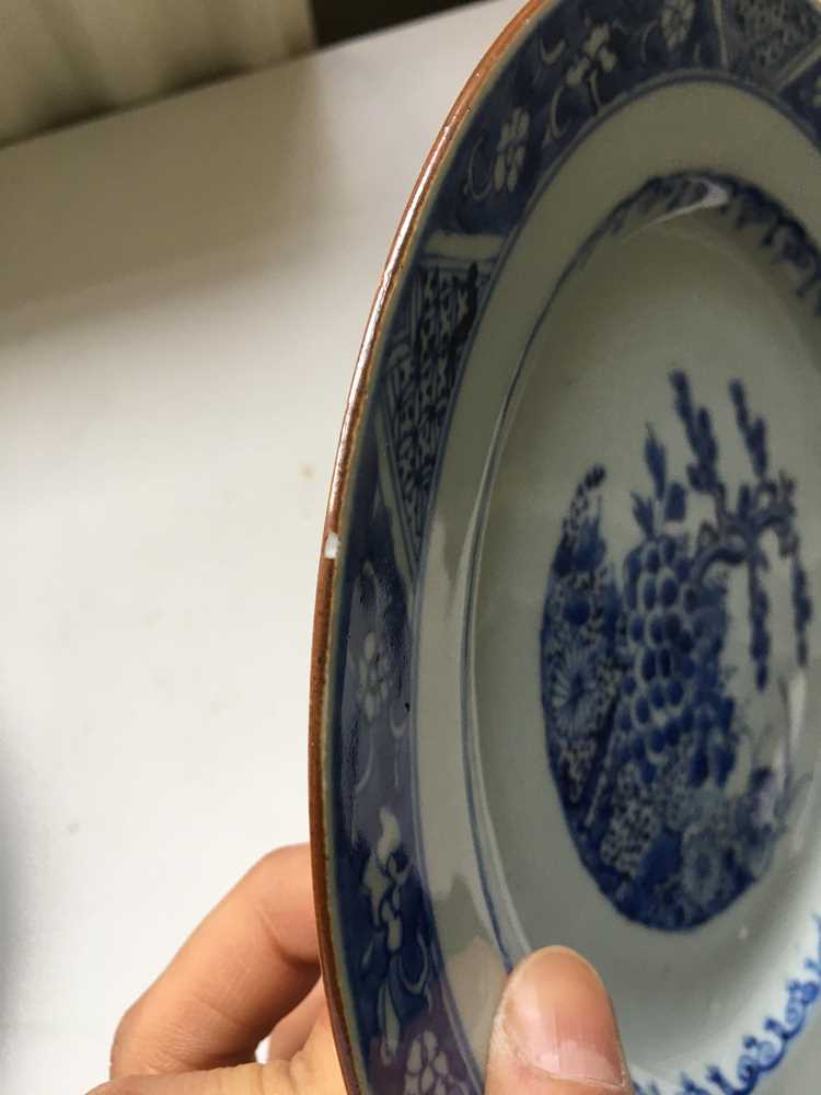 GROUP OF FOUR BLUE AND WHITE PLATES QING DYNASTY, 18TH CENTURY - Image 8 of 21