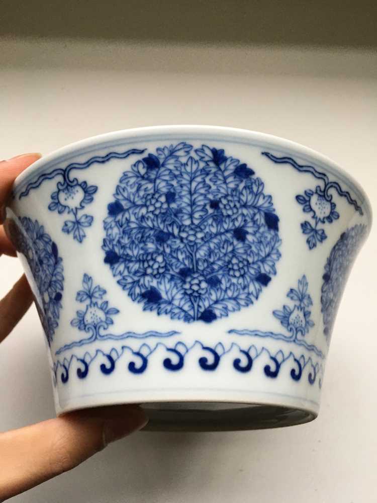 BLUE AND WHITE 'POMEGRANATE' MEDALLION BOWL QIANLONG MARK BUT LATER - Image 8 of 15