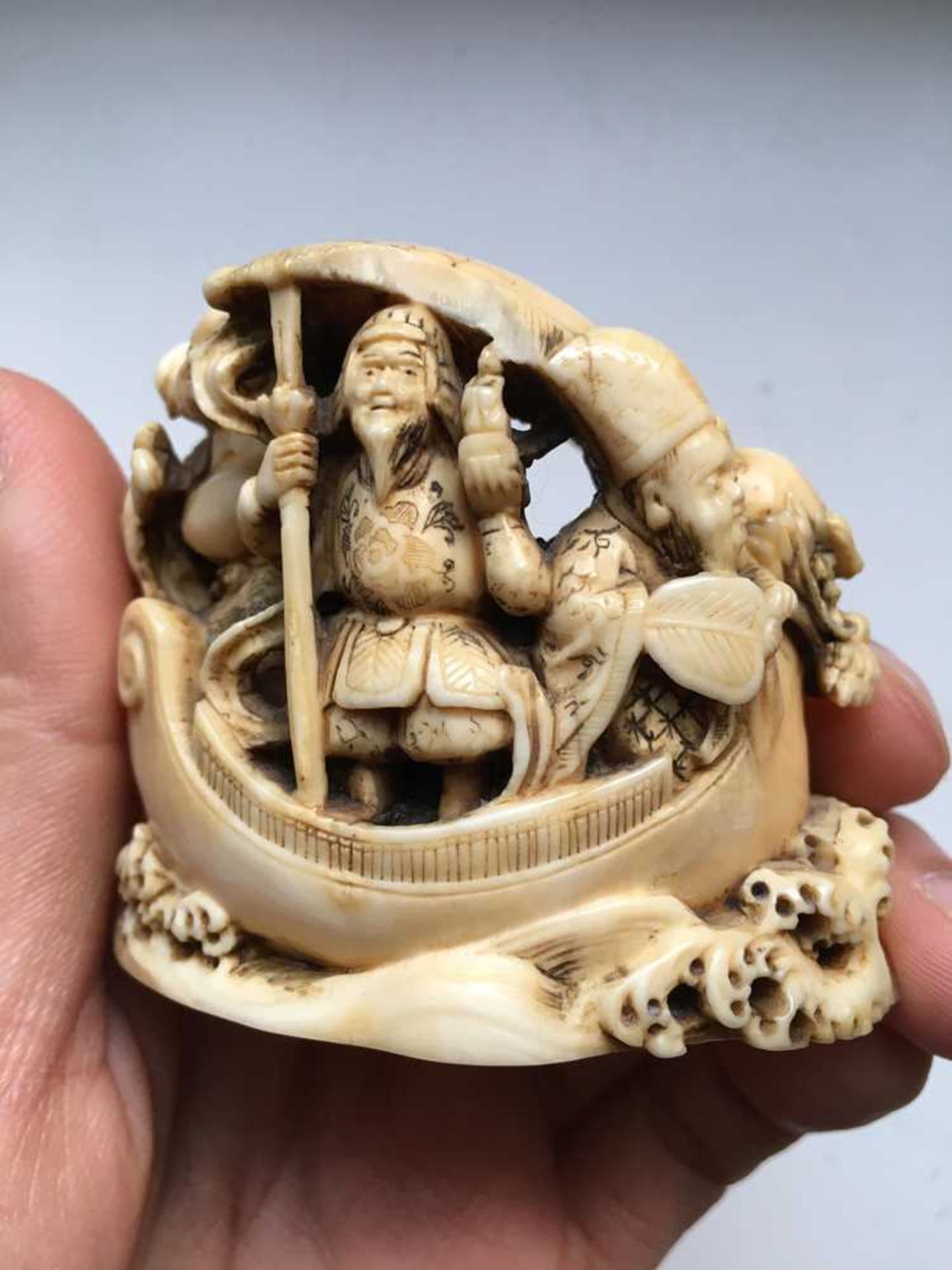 GROUP OF FIVE JAPANESE IVORY CARVINGS MEIJI PERIOD - Image 57 of 65