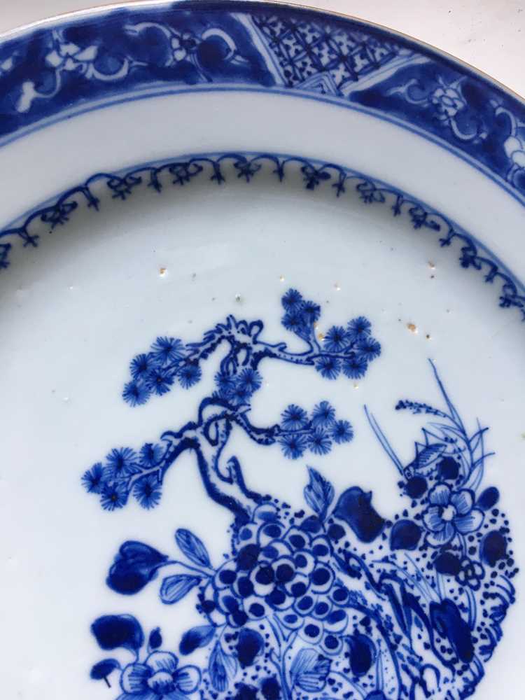 GROUP OF FOUR BLUE AND WHITE PLATES QING DYNASTY, 18TH CENTURY - Image 19 of 21