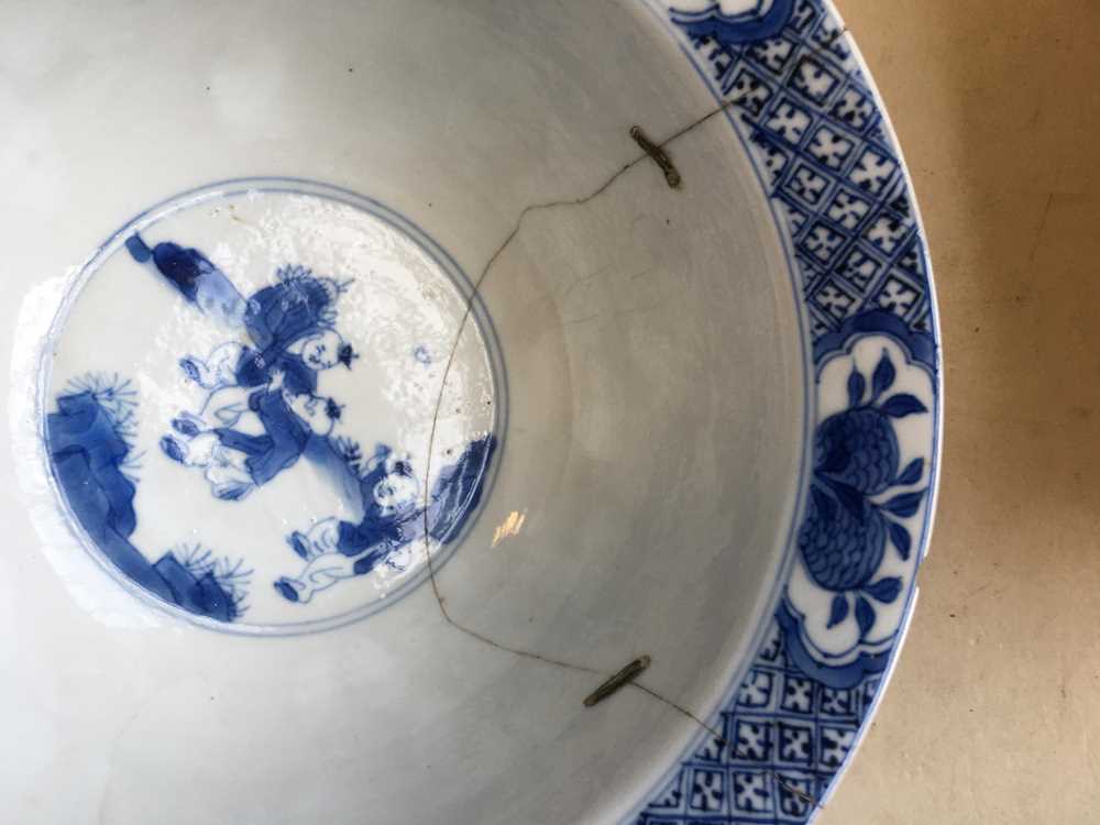 (A PRIVATE SCOTTISH COLLECTION, LOT 98-101) GROUP OF ELEVEN BLUE AND WHITE WARES QING DYNASTY, 18TH - Image 48 of 54