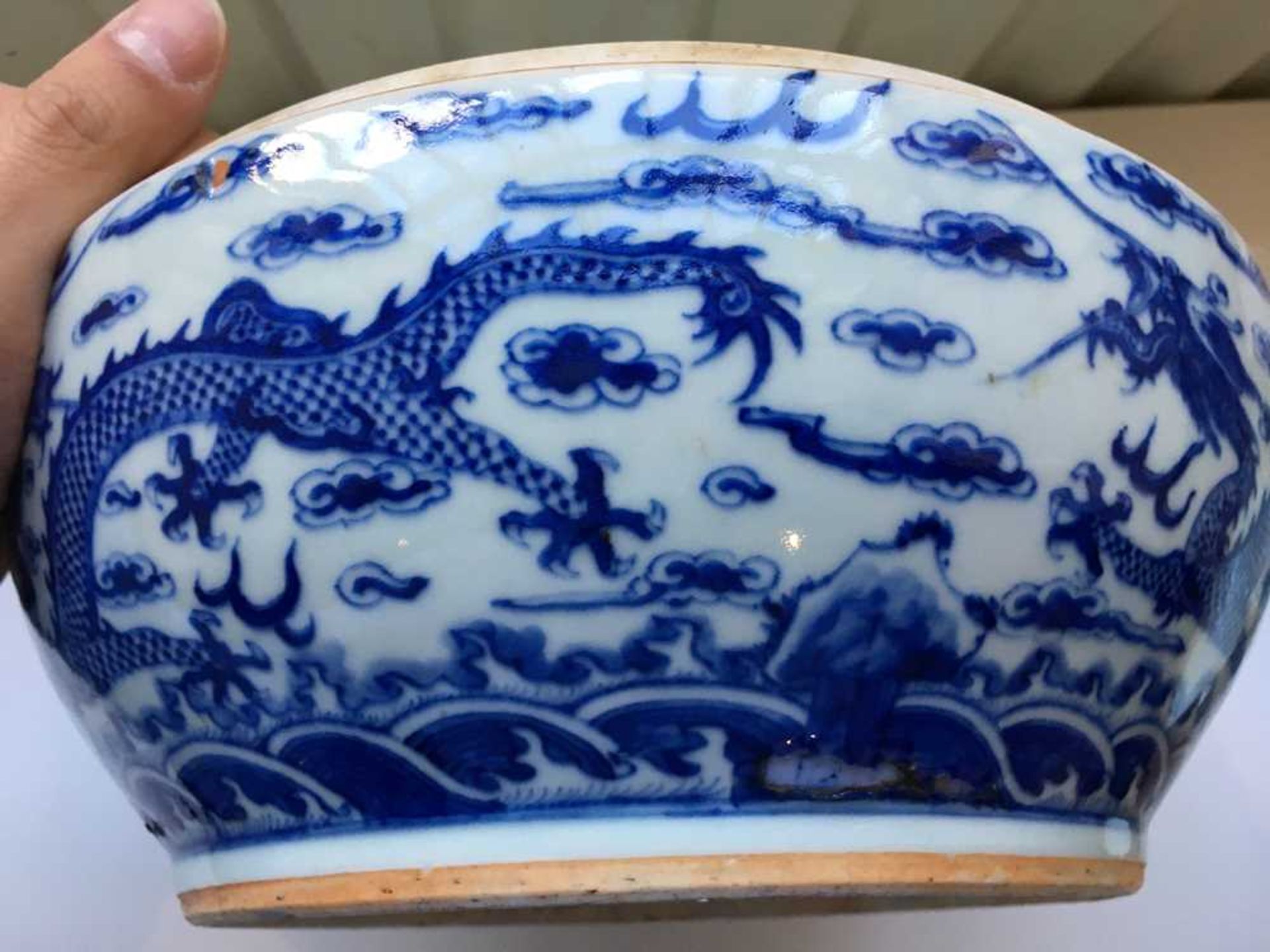 BLUE AND WHITE 'DRAGON' CIRCULAR BOX AND COVER 19TH-20TH CENTURY - Bild 17 aus 34