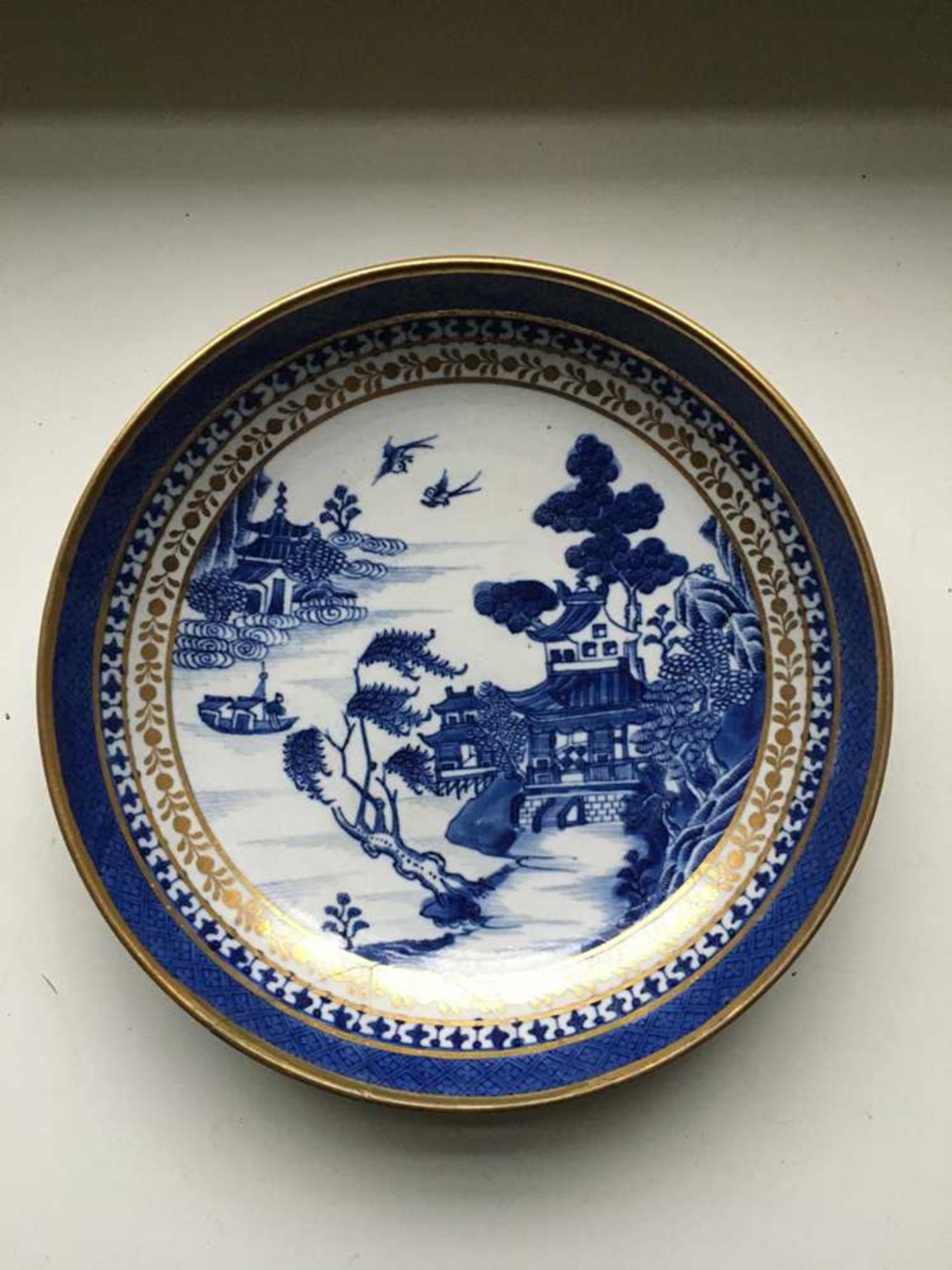 GROUP OF TWELVE BLUE AND WHITE PLATES AND CHARGERS QING DYNASTY, 18TH CENTURY - Bild 32 aus 69