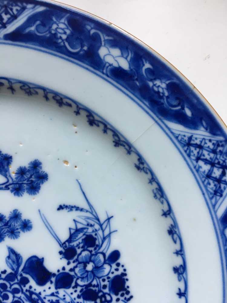 GROUP OF FOUR BLUE AND WHITE PLATES QING DYNASTY, 18TH CENTURY - Image 20 of 21