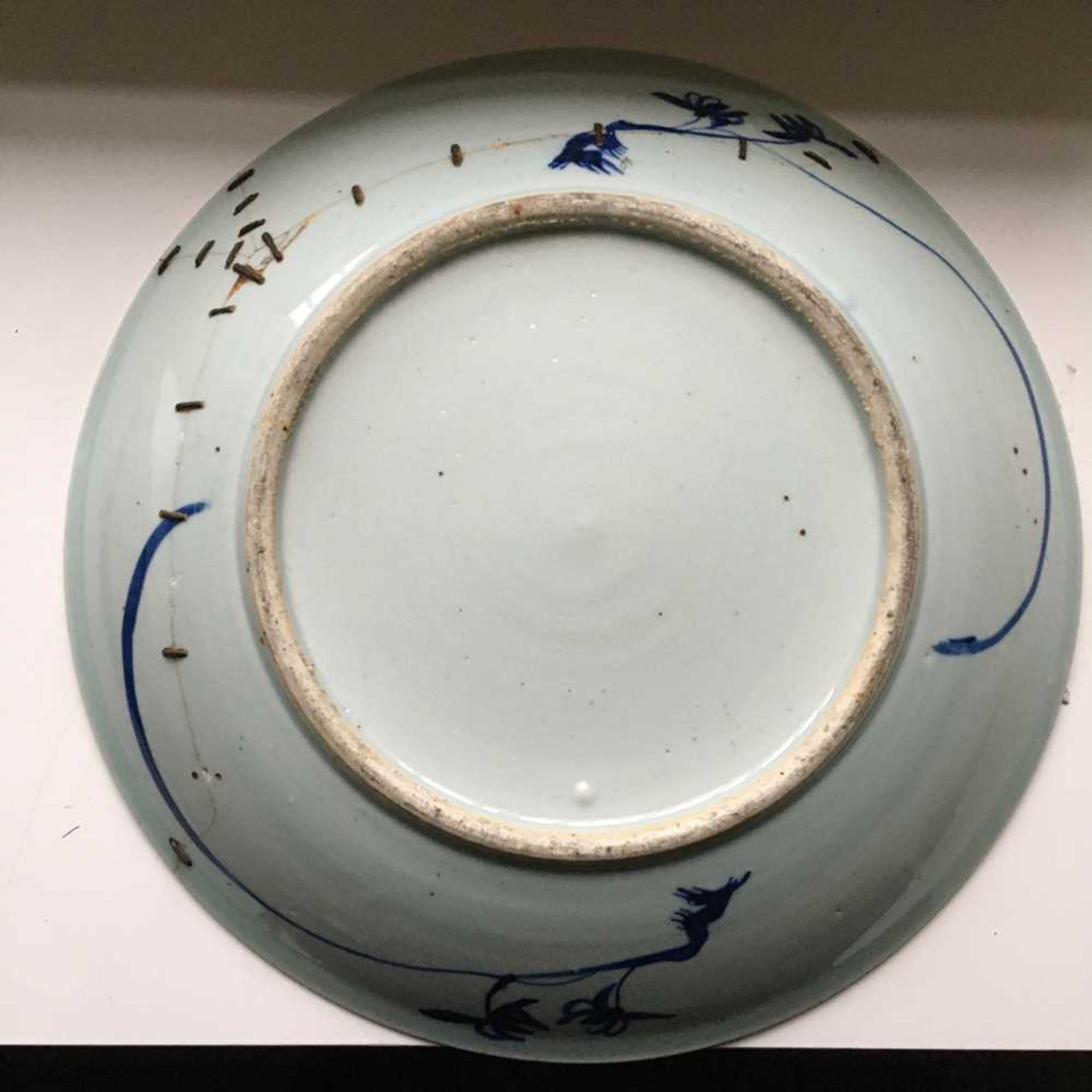 GROUP OF TWELVE BLUE AND WHITE PLATES AND CHARGERS QING DYNASTY, 18TH CENTURY - Bild 41 aus 69