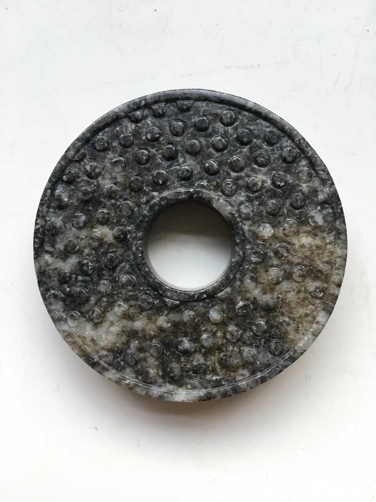 GREYISH JADE 'BI' DISC QING DYNASTY, 19TH CENTURY - Image 3 of 13