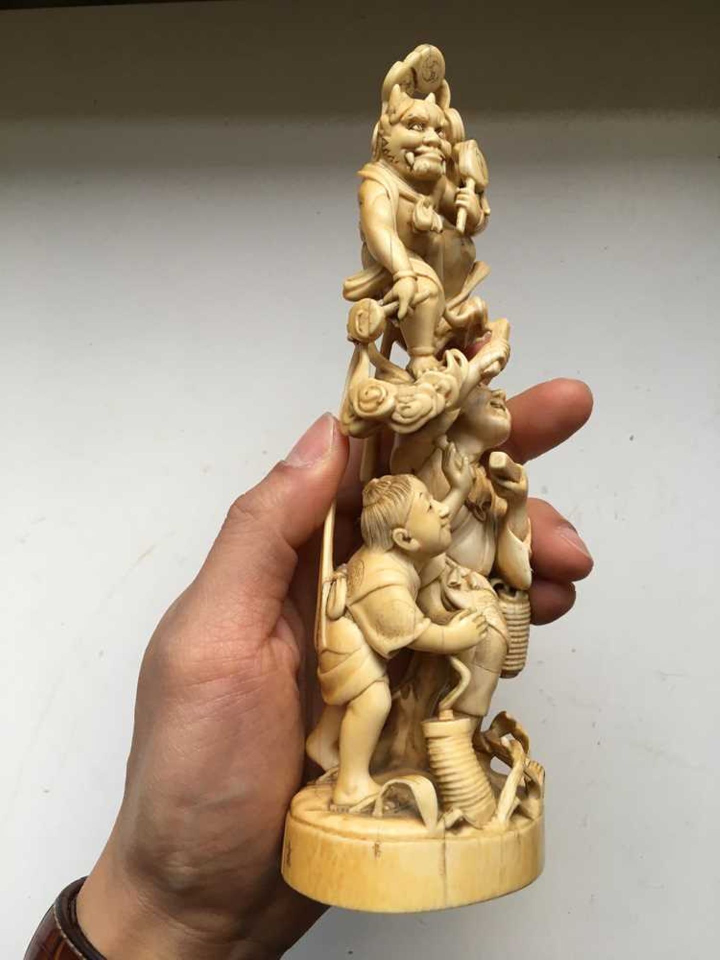 GROUP OF FIVE JAPANESE IVORY CARVINGS MEIJI PERIOD - Image 24 of 65