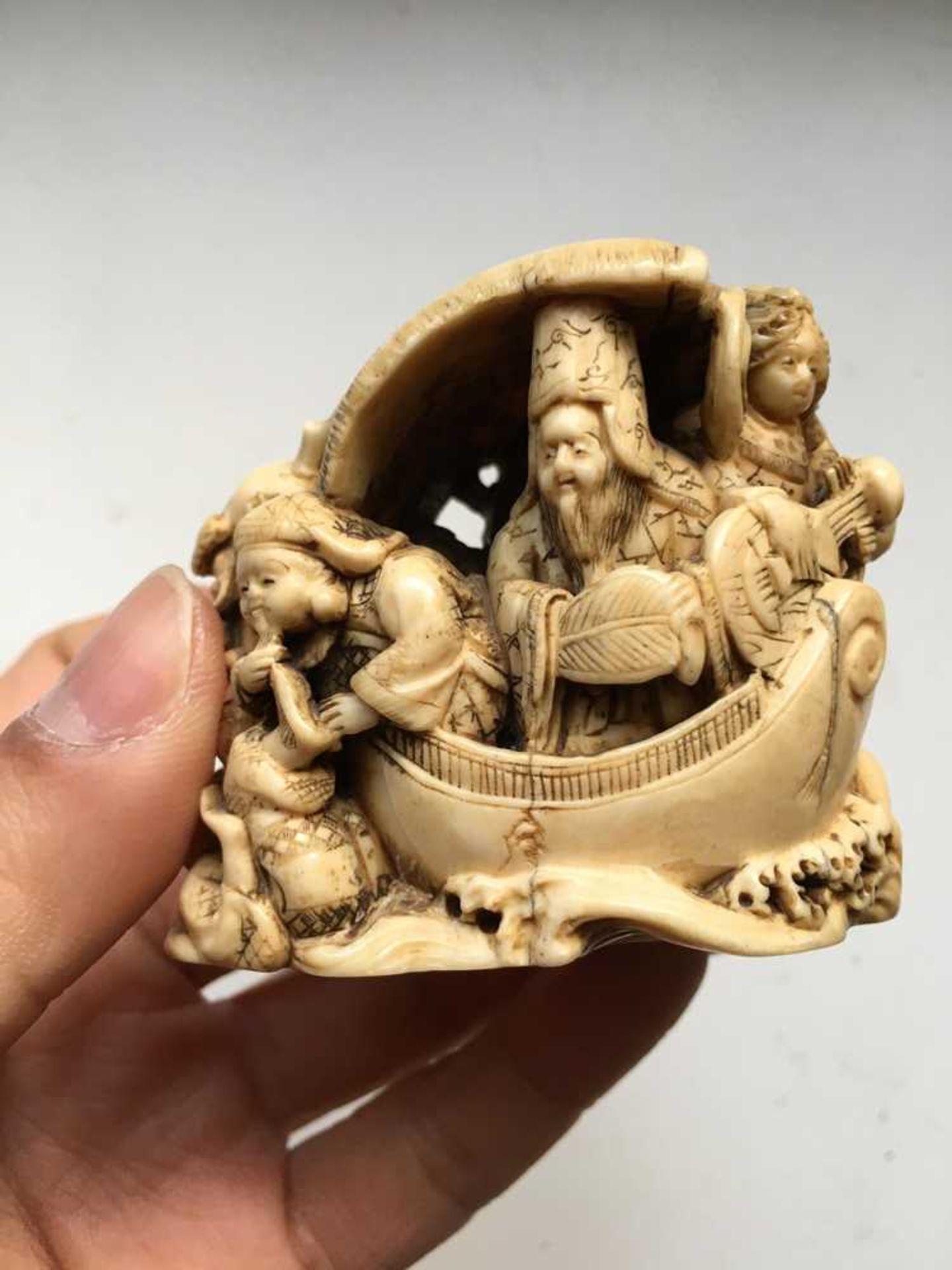 GROUP OF FIVE JAPANESE IVORY CARVINGS MEIJI PERIOD - Image 55 of 65