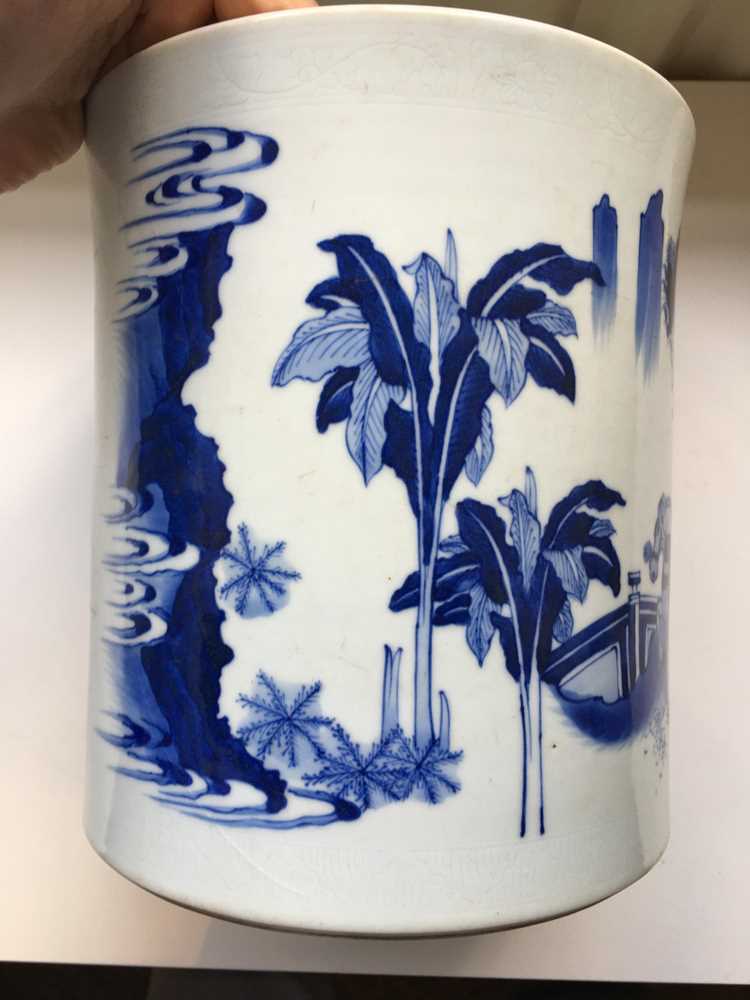 BLUE AND WHITE BRUSH POT 20TH CENTURY - Image 3 of 21