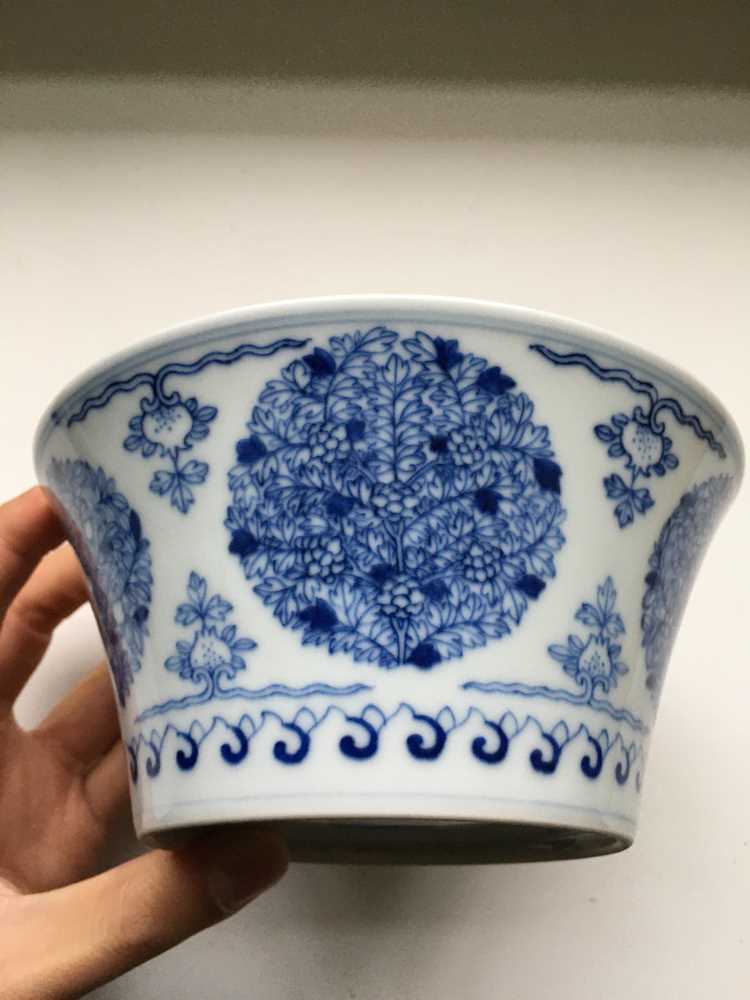 BLUE AND WHITE 'POMEGRANATE' MEDALLION BOWL QIANLONG MARK BUT LATER - Image 3 of 15