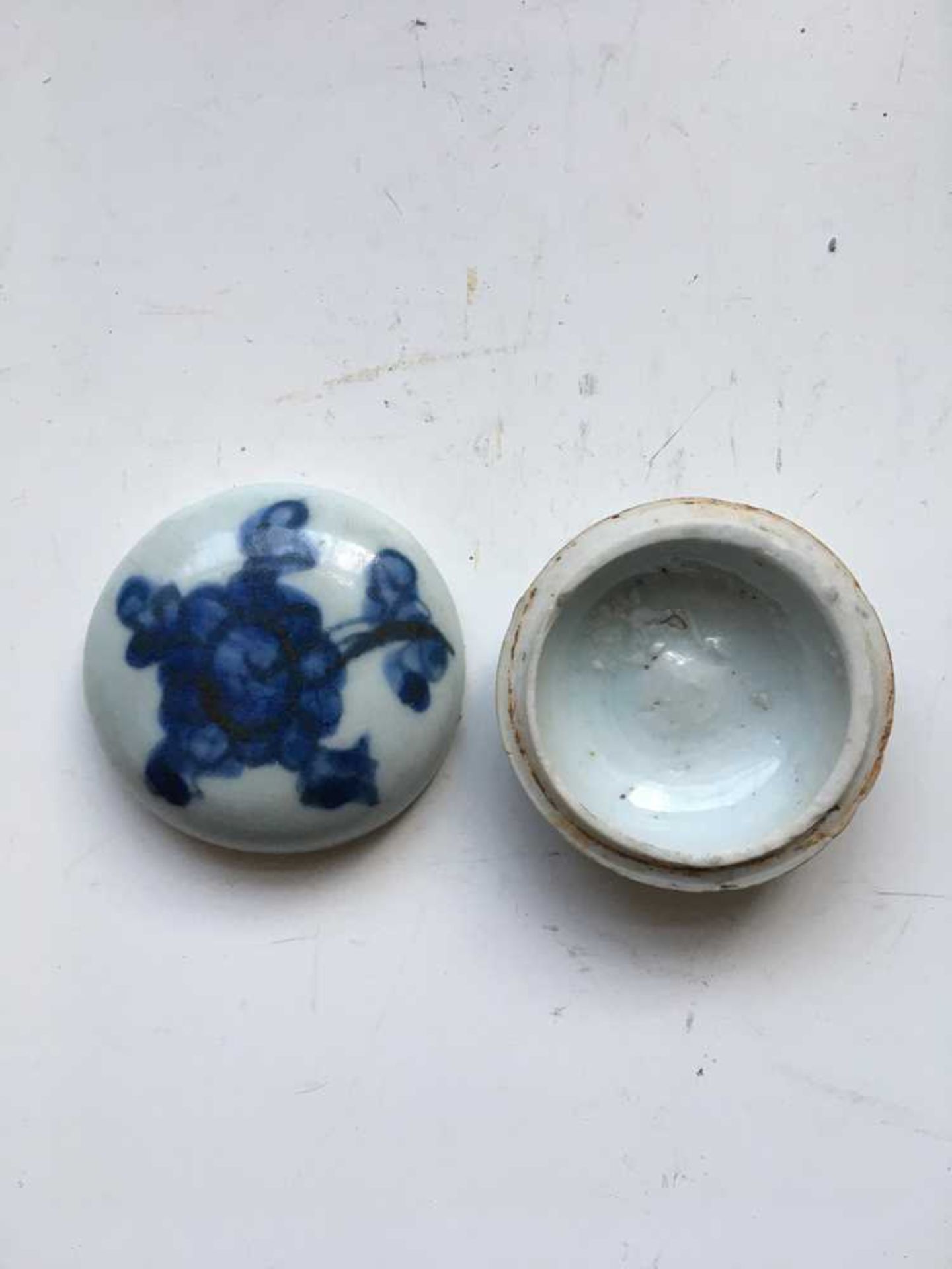 GROUP OF SEVENTEEN BLUE AND WHITE WARES MING TO QING DYNASTY, 17TH-18TH CENTURY - Bild 99 aus 105