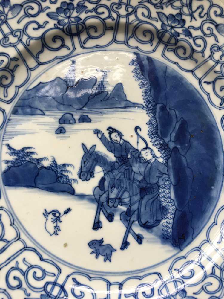 GROUP OF EIGHT BLUE AND WHITE PLATES QING DYNASTY, 18TH CENTURY - Image 5 of 46