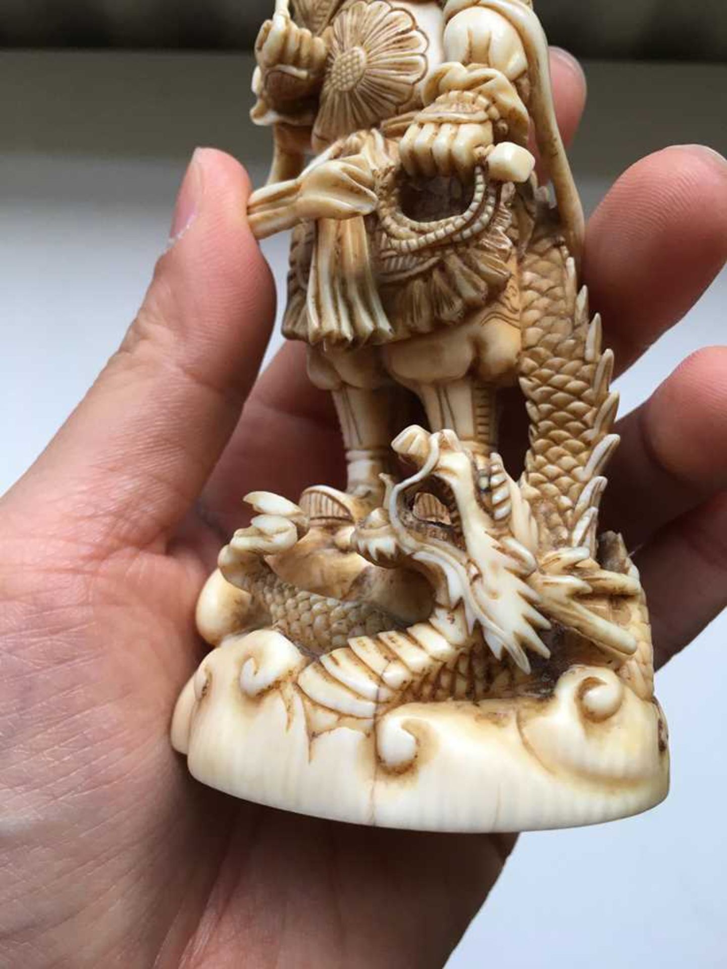 GROUP OF FIVE JAPANESE IVORY CARVINGS MEIJI PERIOD - Image 45 of 65