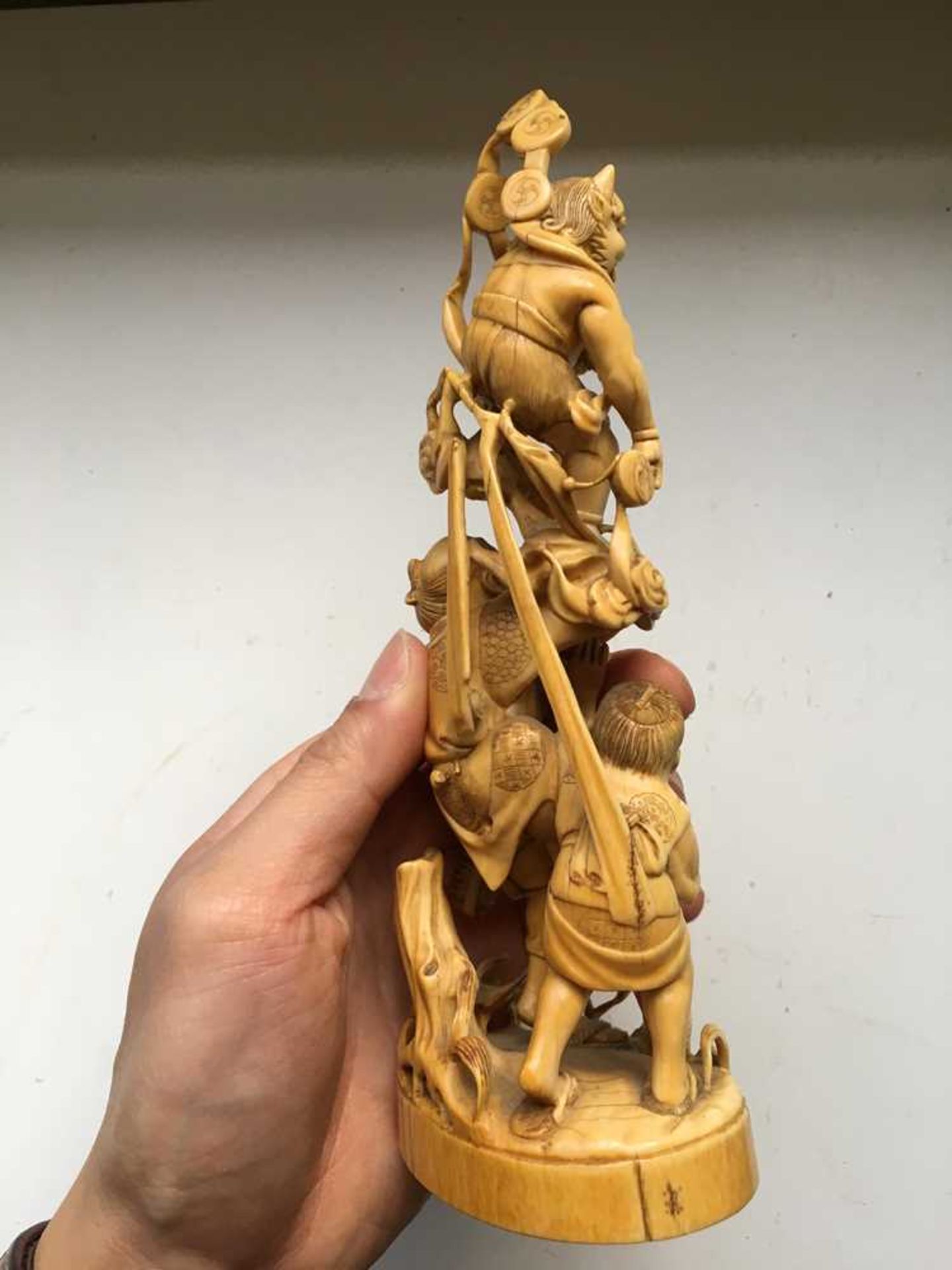 GROUP OF FIVE JAPANESE IVORY CARVINGS MEIJI PERIOD - Image 23 of 65