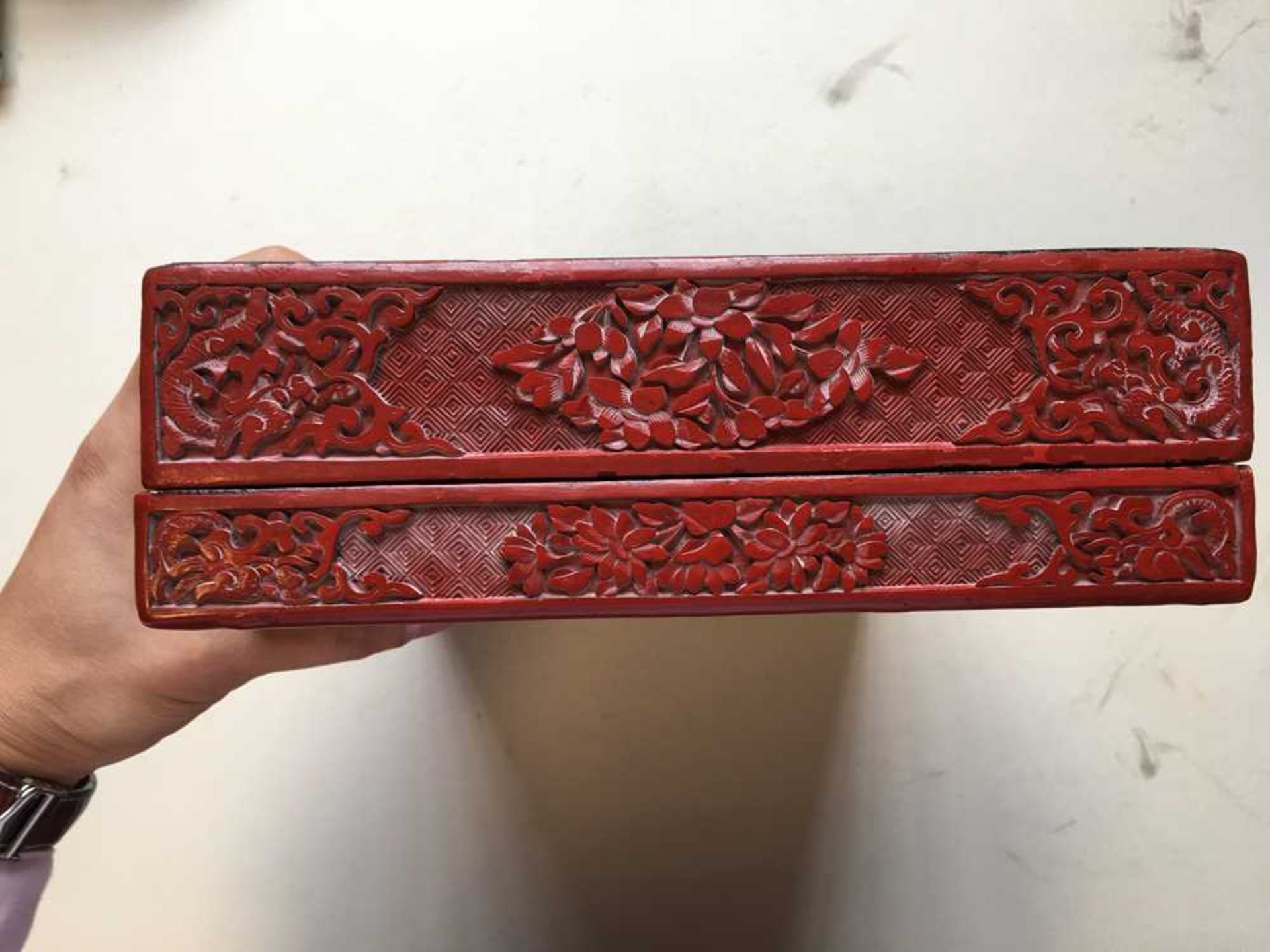 CARVED CINNABAR LACQUER RECTANGULAR BOX AND COVER QING DYNASTY, 19TH CENTURY - Bild 11 aus 16