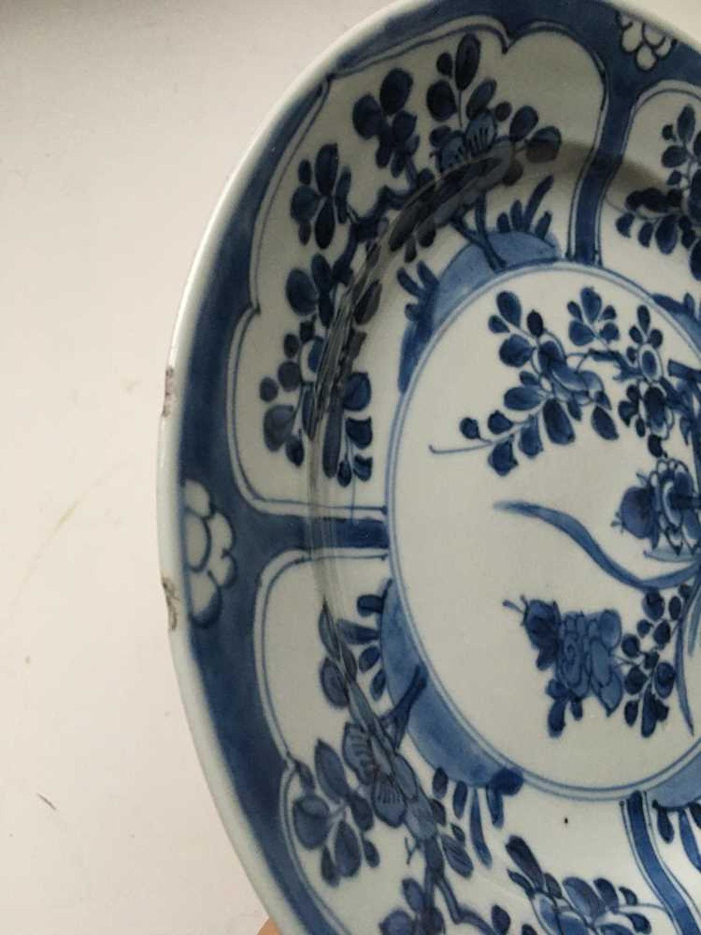 GROUP OF TWELVE BLUE AND WHITE PLATES AND CHARGERS QING DYNASTY, 18TH CENTURY - Bild 46 aus 69