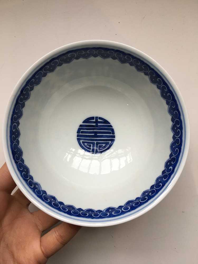 TWO PAIRS OF BLUE AND WHITE BOWLS KANGXI AND QIANLONG MARK - Image 18 of 36