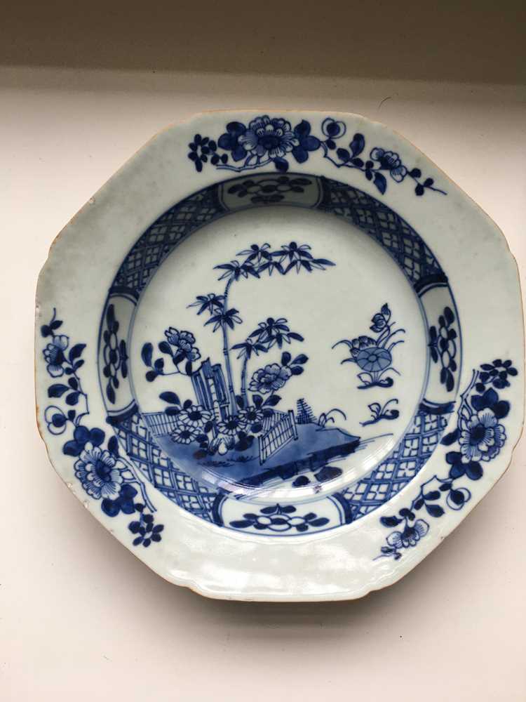 GROUP OF EIGHT BLUE AND WHITE PLATES QING DYNASTY, 18TH CENTURY - Image 27 of 46