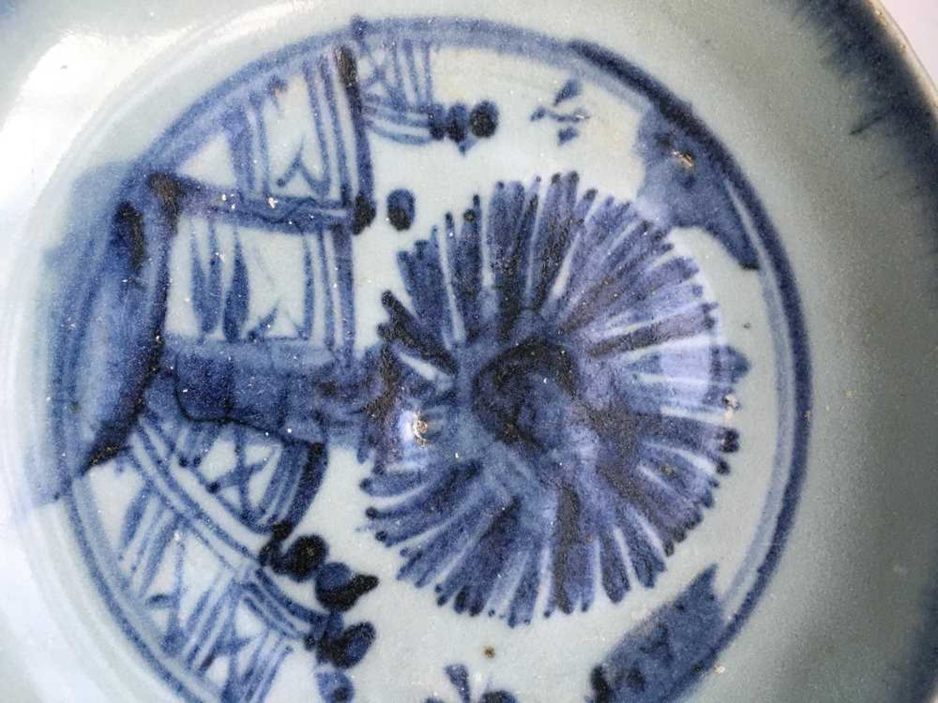 GROUP OF SEVENTEEN BLUE AND WHITE WARES MING TO QING DYNASTY, 17TH-18TH CENTURY - Bild 18 aus 105