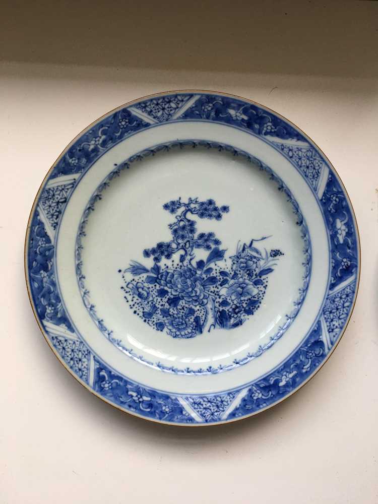 GROUP OF FOUR BLUE AND WHITE PLATES QING DYNASTY, 18TH CENTURY - Image 2 of 21