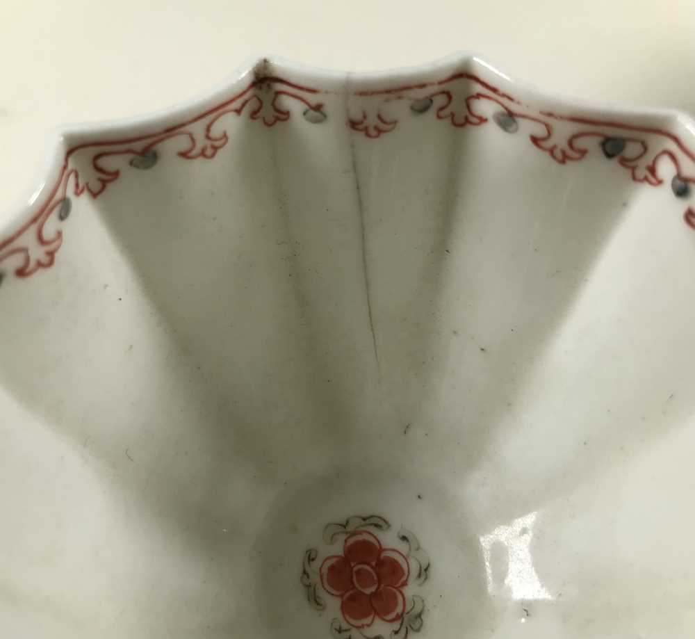 A PAIR OF RARE WORCESTER TEABOWLS AND SAUCERS CIRCA 1752 - Image 9 of 16