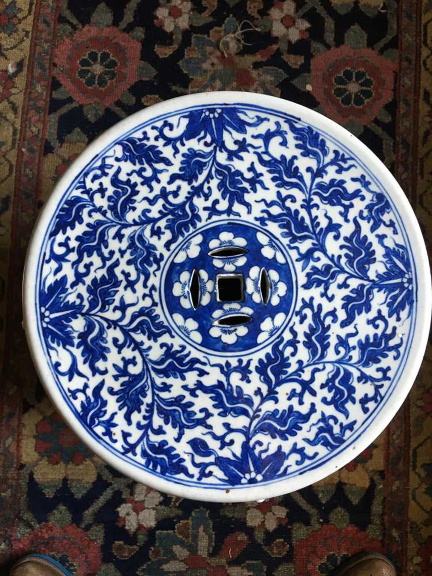 A PAIR OF CHINESE BLUE AND WHITE PORCELAIN GARDEN SEATS 20TH CENTURY - Bild 16 aus 28