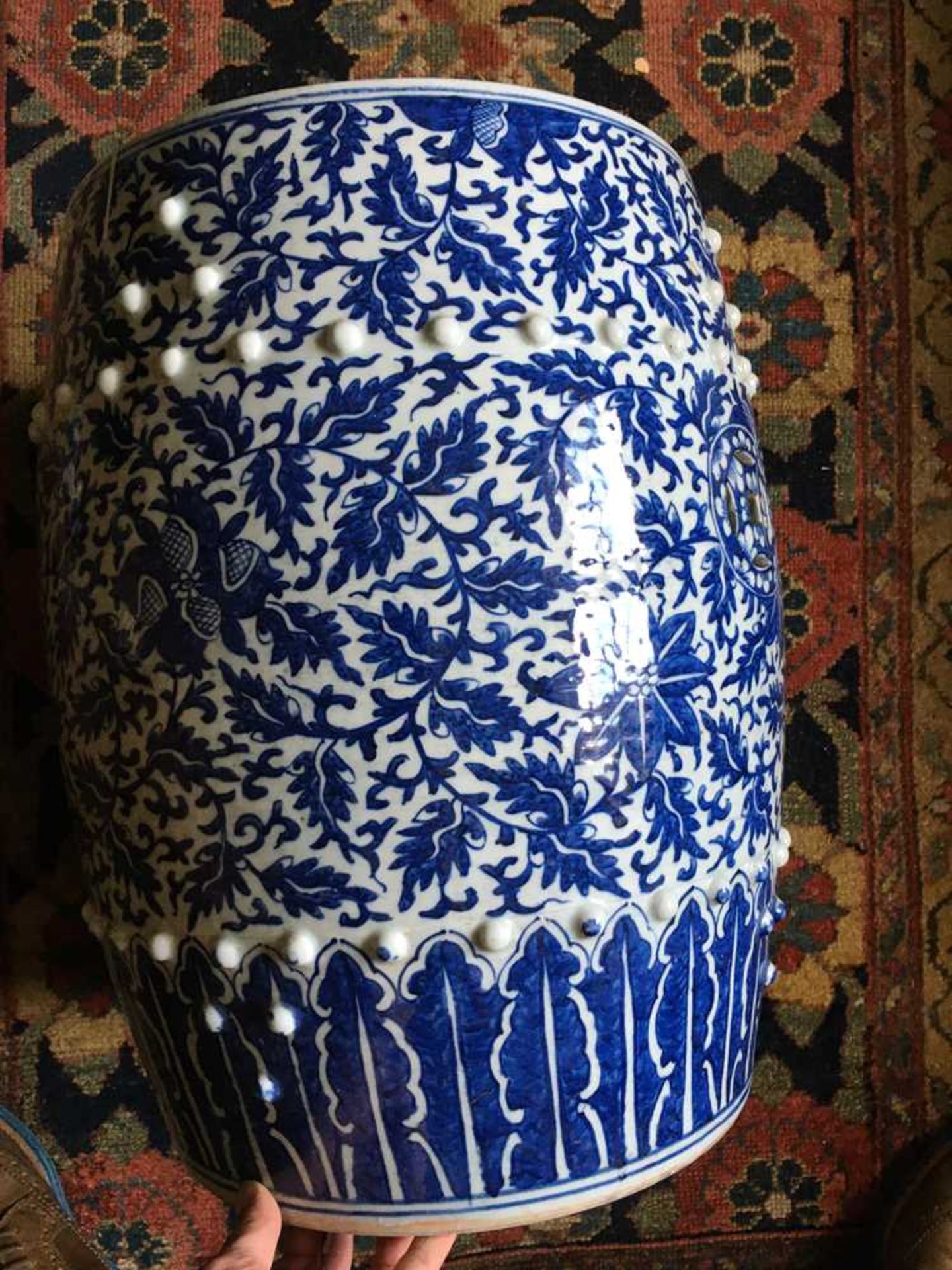 A PAIR OF CHINESE BLUE AND WHITE PORCELAIN GARDEN SEATS 20TH CENTURY - Bild 4 aus 28