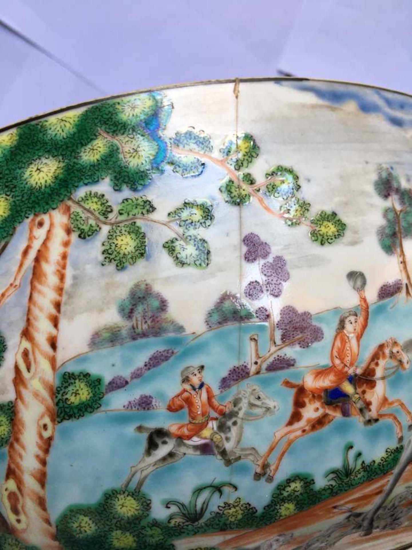 A CHINESE EXPORT EUROPEAN SUBJECT PORCELAIN PUNCH BOWL QING DYNASTY, 18TH CENTURY - Image 14 of 20