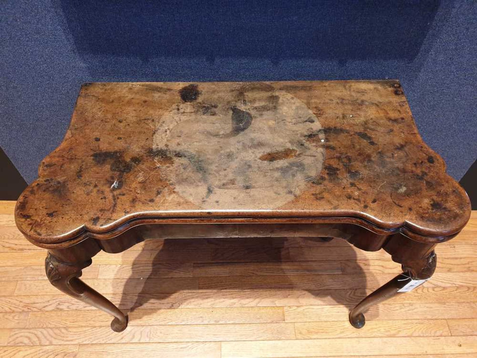 A GEORGE II WALNUT CARD TABLE EARLY 18TH CENTURY - Image 7 of 14