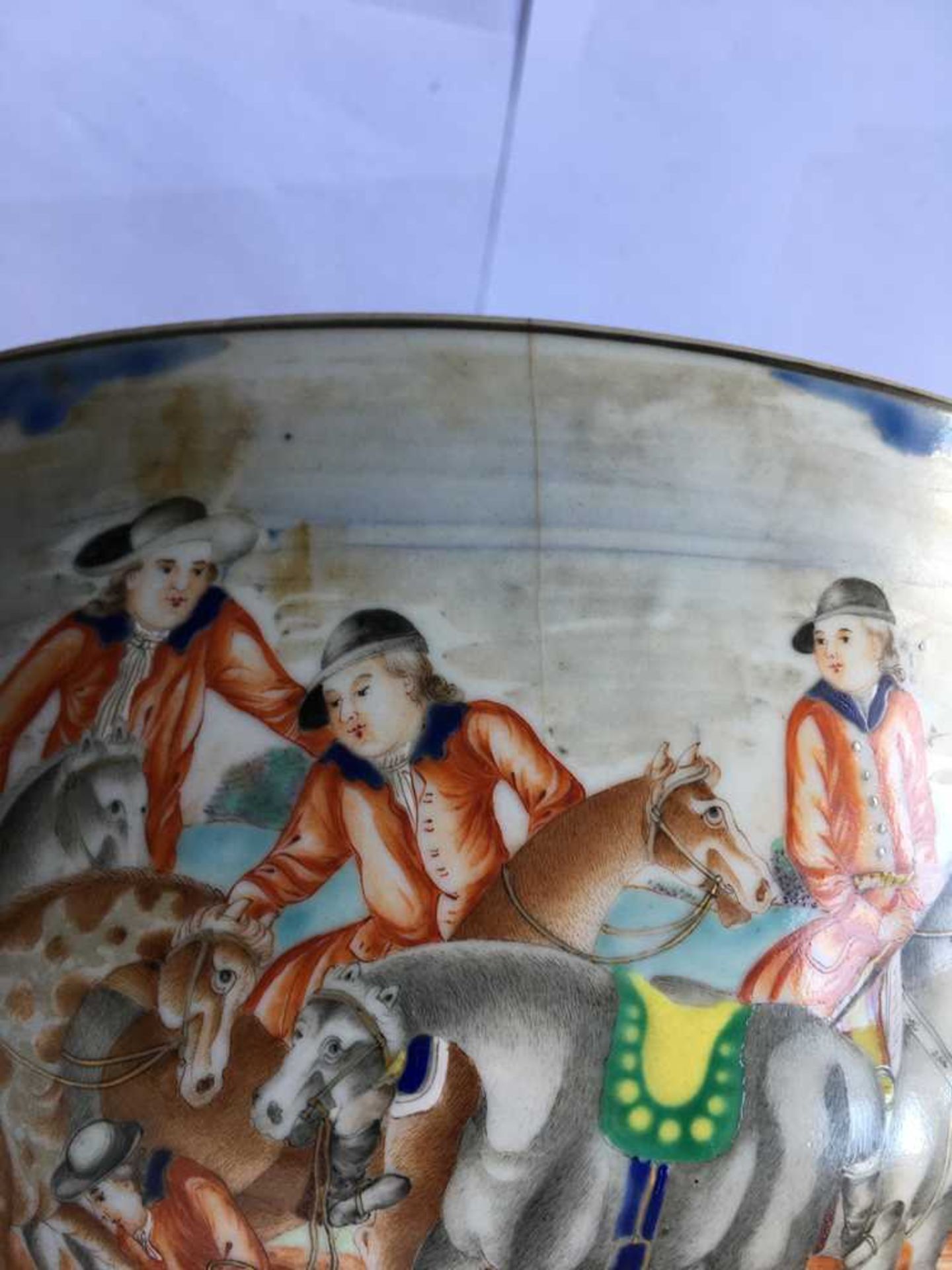 A CHINESE EXPORT EUROPEAN SUBJECT PORCELAIN PUNCH BOWL QING DYNASTY, 18TH CENTURY - Image 13 of 20