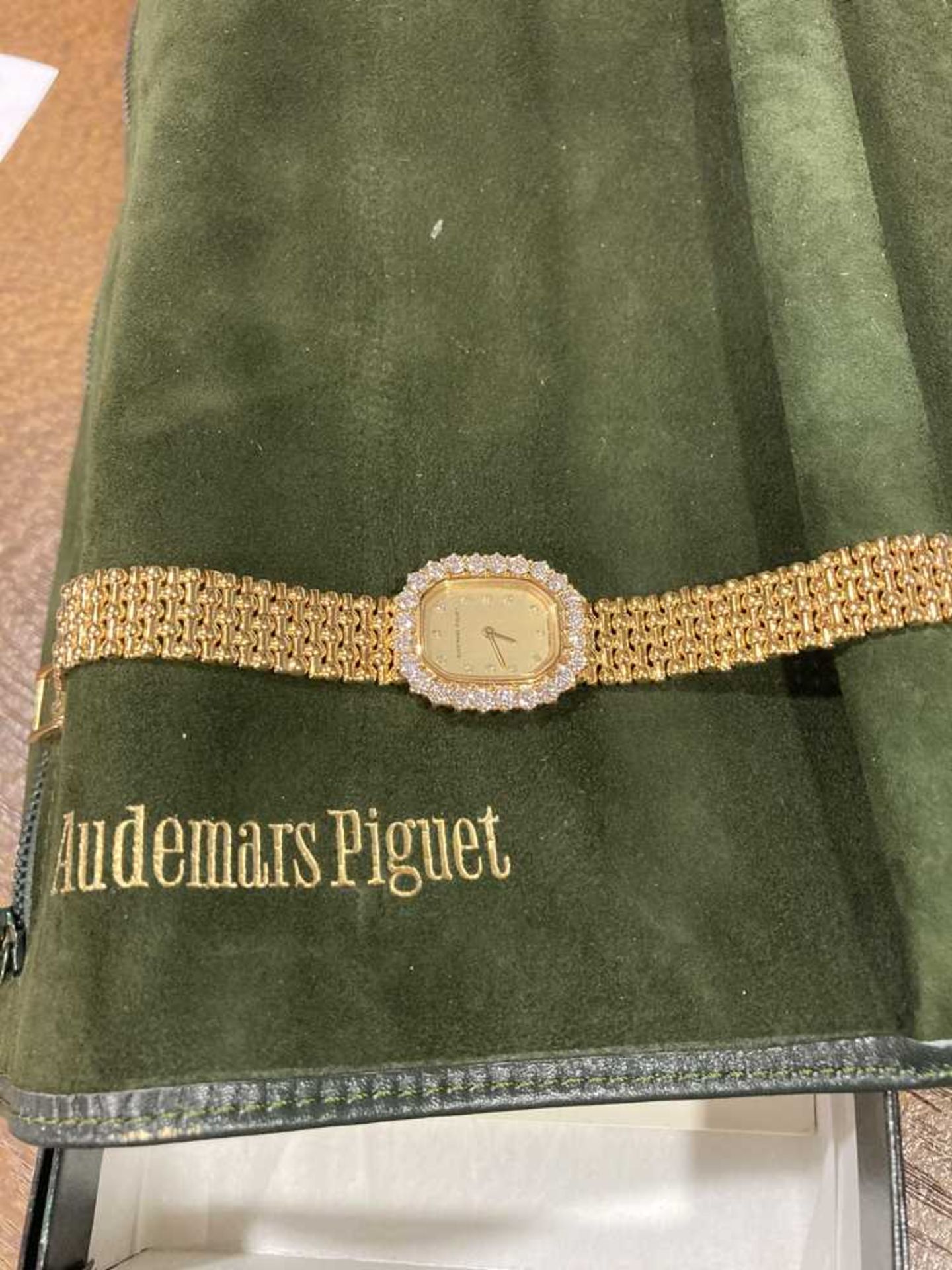 Audemars Piguet: a diamond set watch - Image 9 of 10