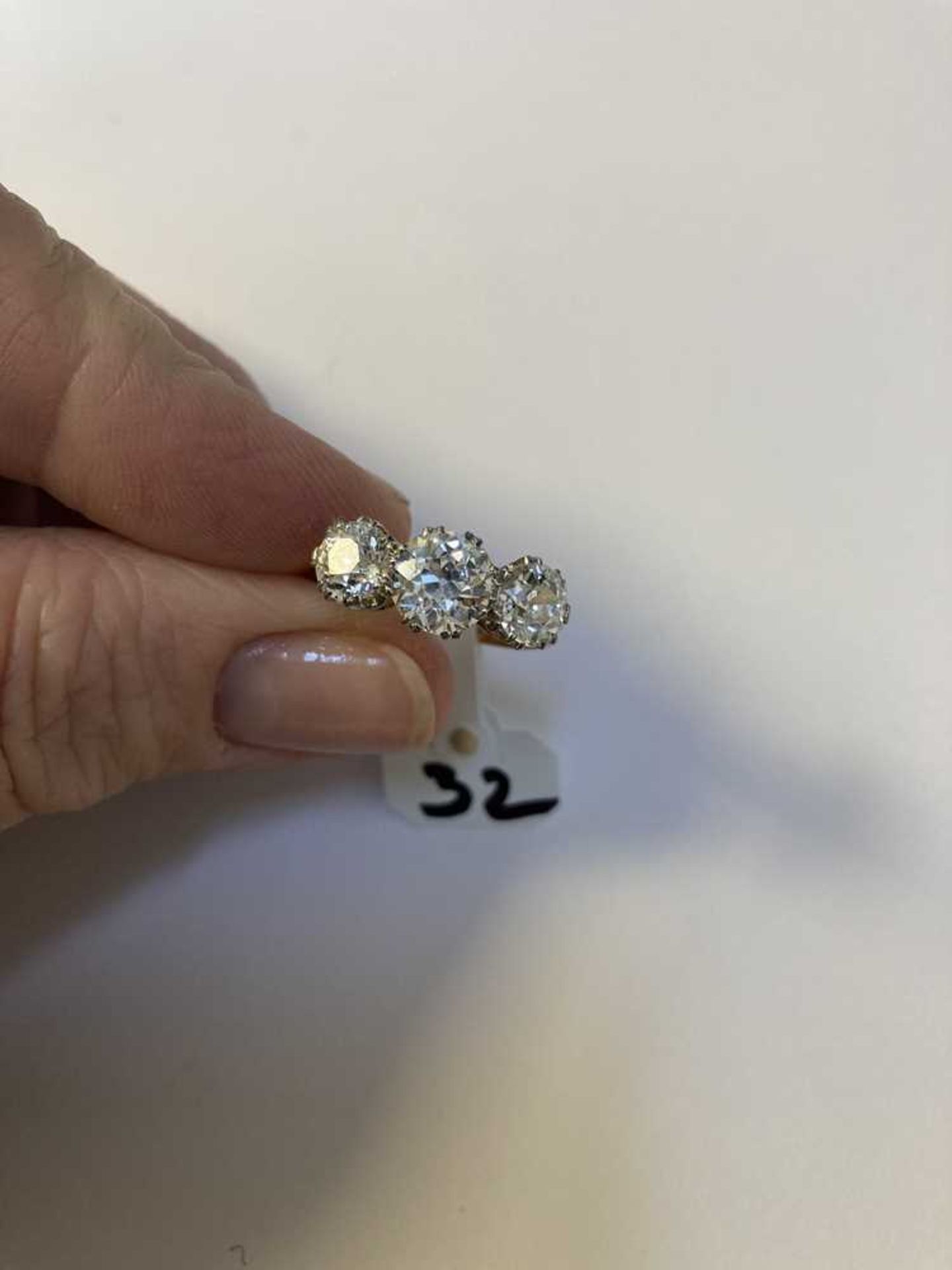 A diamond three-stone ring - Image 3 of 3