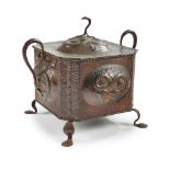 ENGLISH ARTS & CRAFTS COAL SCUTTLE, CIRCA 1900