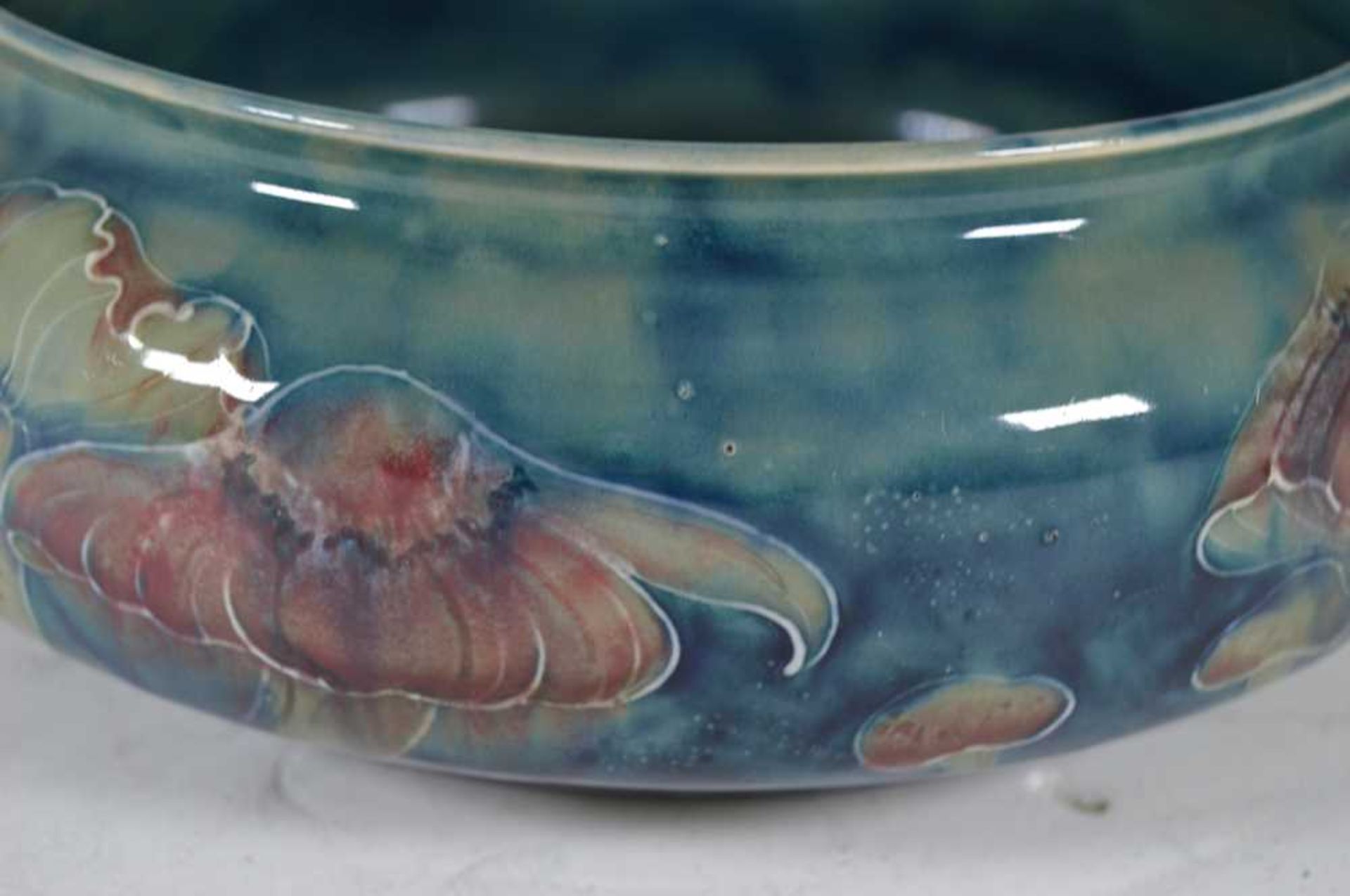 WILLIAM MOORCROFT (1872-1945) FOR MOORCROFT POTTERY ‘CLAREMONT’ PATTERN BOWL, CIRCA 1900 - Image 4 of 12