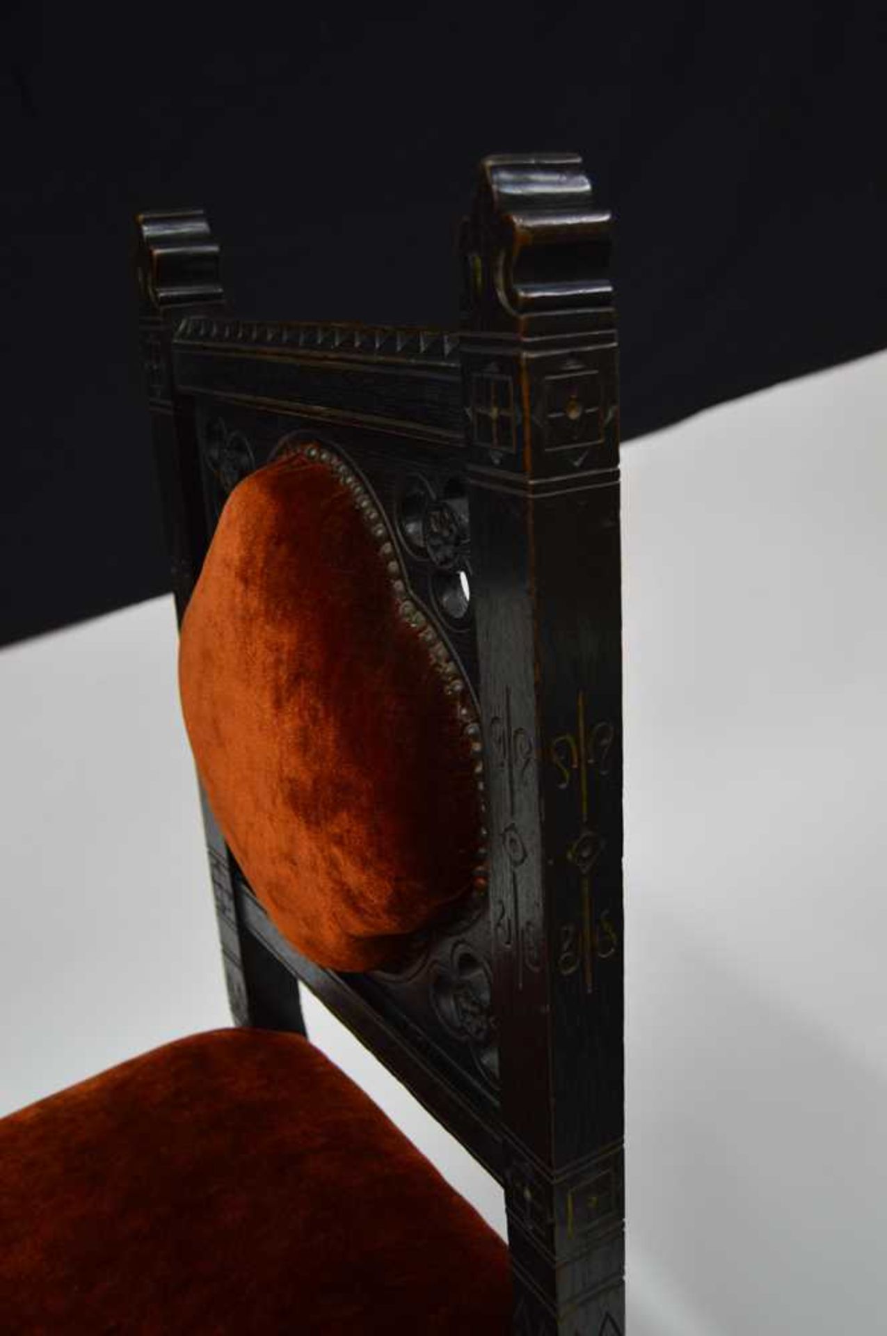 JOHN MOYR SMITH (1839-1912) (ATTRIBUTED DESIGNER) FOR COX & SON, LONDON GOTHIC REVIVAL SIDE CHAIR, - Image 17 of 18