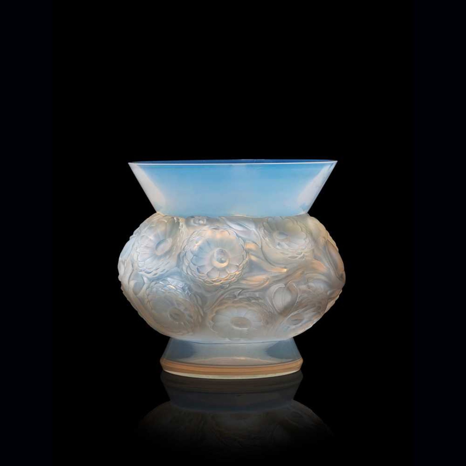 ‡ René Lalique (French 1860-1945) SOUCIS VASE, NO. 1039