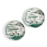 PAIR OF WUCAI CIRCULAR PLATES QING DYNASTY, 18TH CENTURY