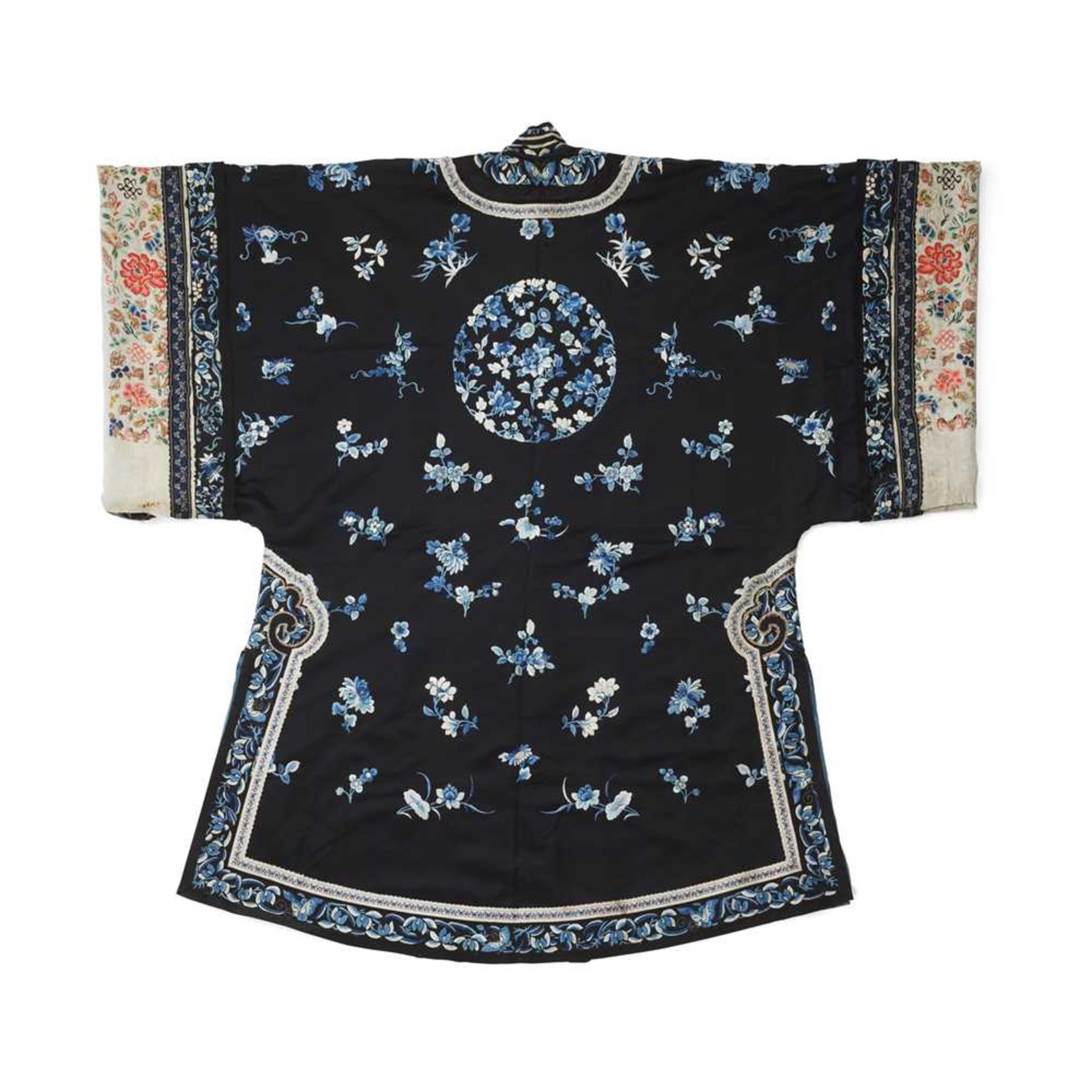 BLACK-GROUND SILK EMBROIDERED LADY'S OVERCOAT LATE QING DYNASTY-REPUBLIC PERIOD, 19TH-20TH CENTURY - Image 2 of 2