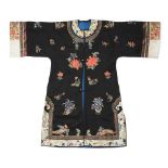 BLACK-GROUND SILK EMBROIDERED LADY'S OVERCOAT LATE QING DYNASTY-REPUBLIC PERIOD, 19TH-20TH CENTURY