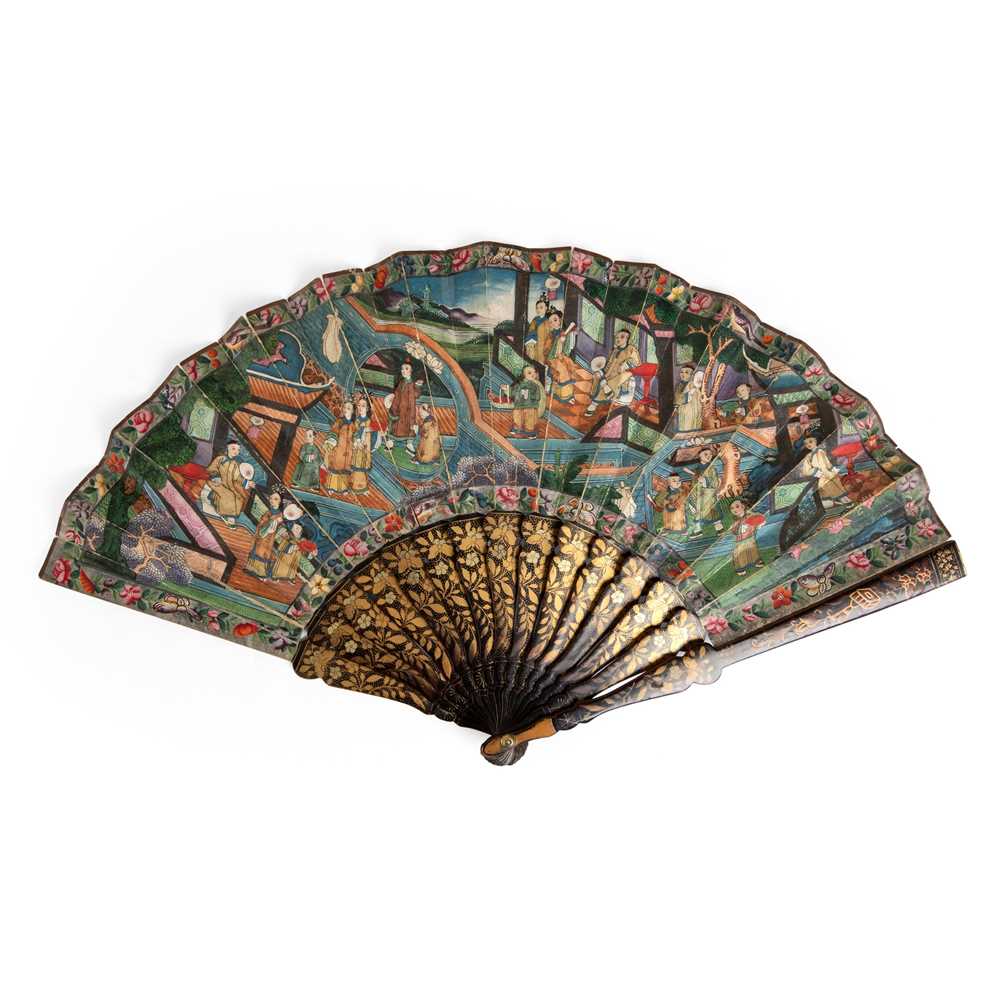 CANTON LACQUERED AND PAPER 'THOUSAND FACES' FAN QING DYNASTY, 19TH CENTURY - Image 2 of 2