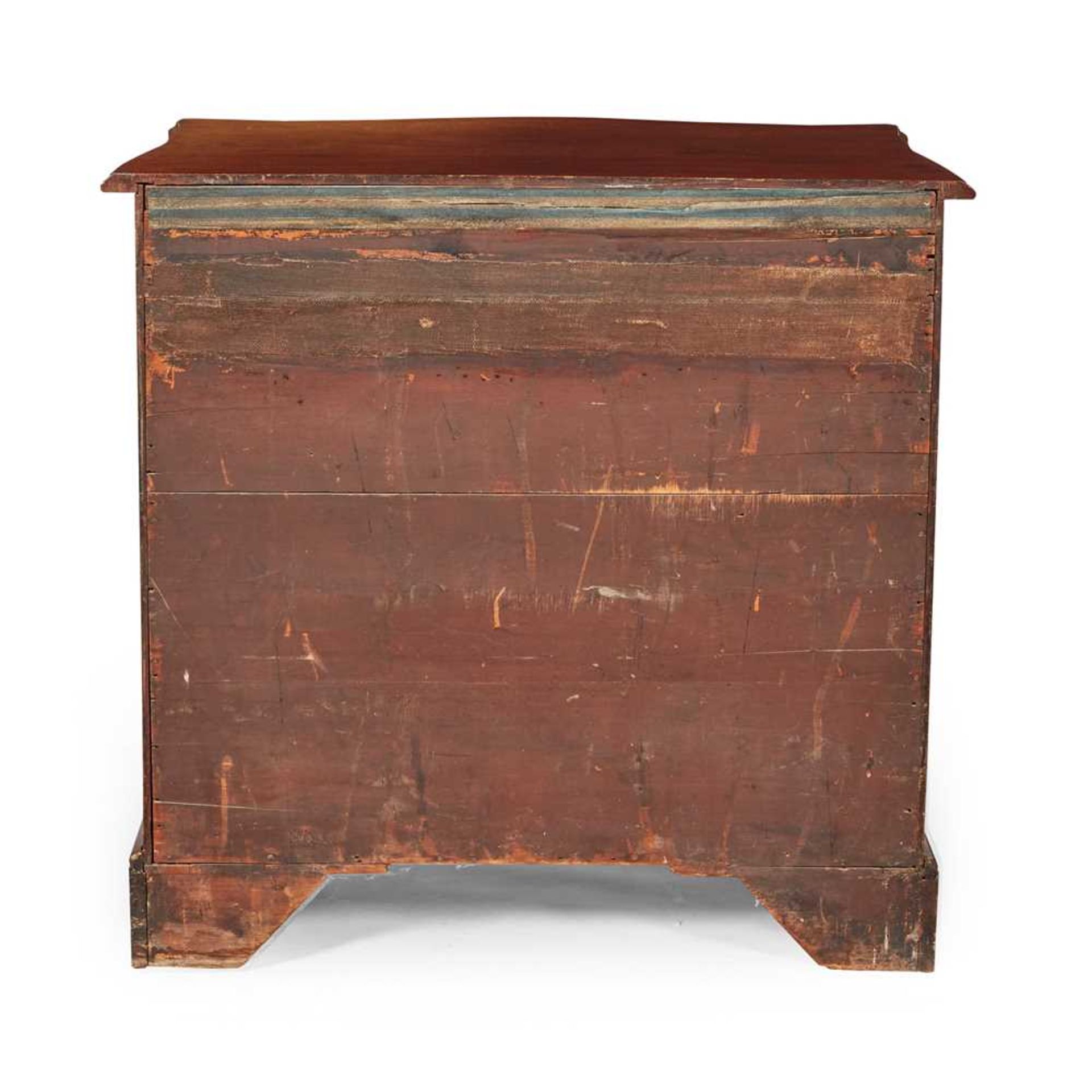 GEORGE III MAHOGANY SERPENTINE CHEST OF DRAWERS 18TH CENTURY - Image 3 of 3