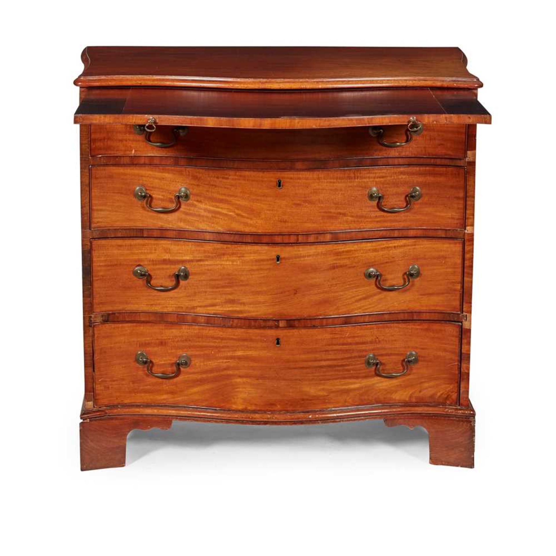 GEORGE III MAHOGANY SERPENTINE CHEST OF DRAWERS 18TH CENTURY - Image 2 of 3