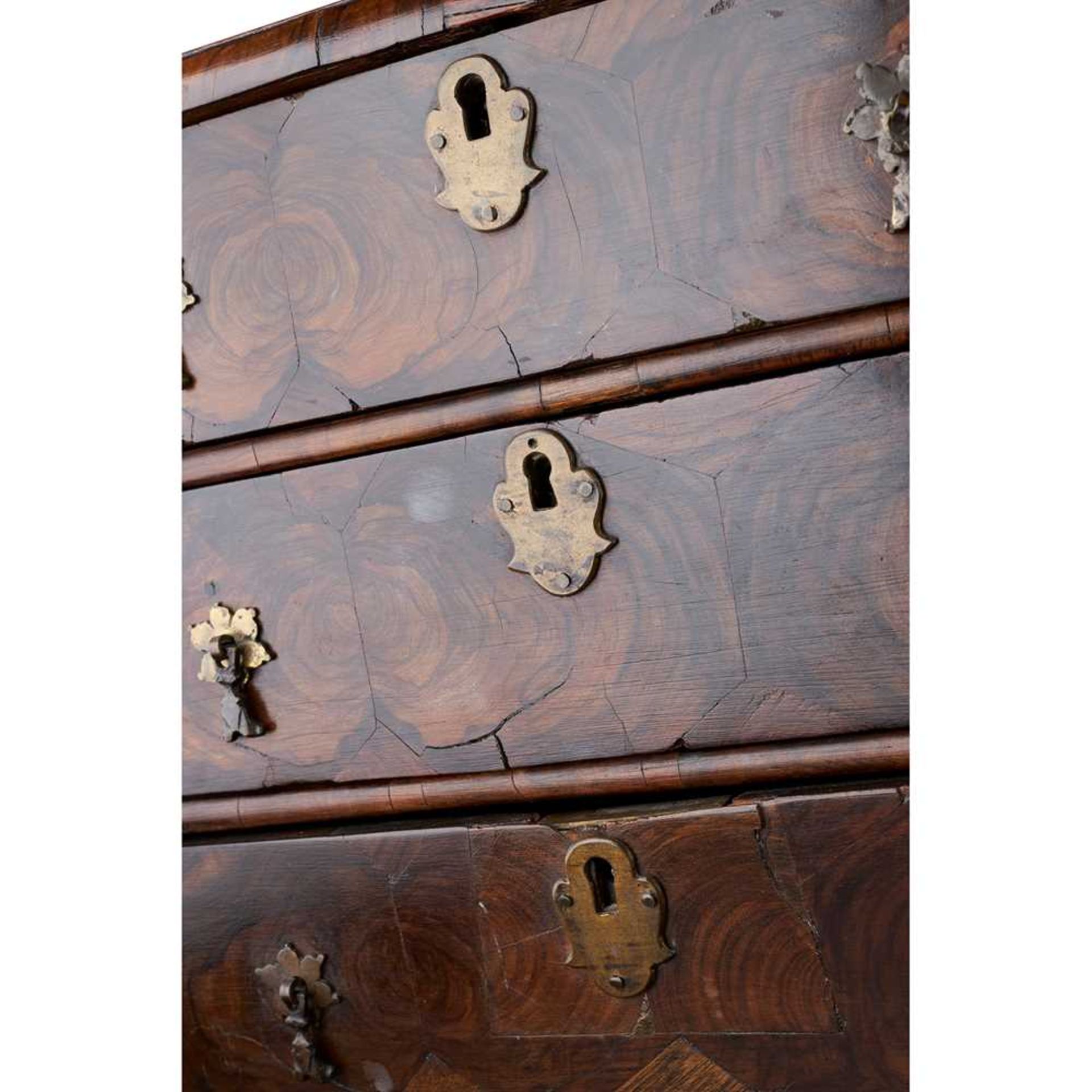 WILLIAM AND MARY OYSTER VENEERED MINIATURE CHEST OF DRAWERS LATE 17TH CENTURY - Image 3 of 5