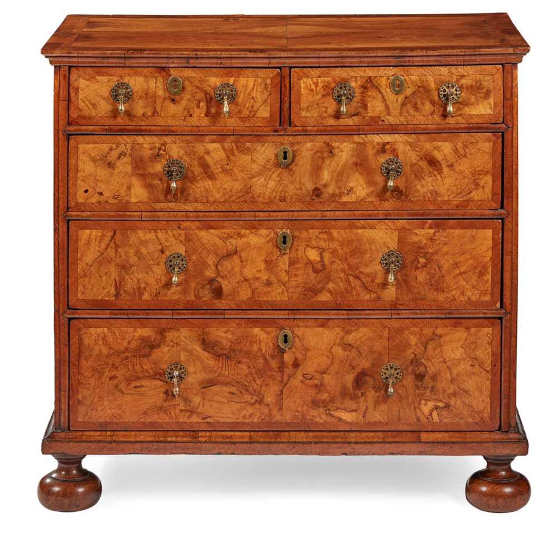 QUEEN ANNE WALNUT CROSSBANDED CHEST OF DRAWERS EARLY 18TH CENTURY