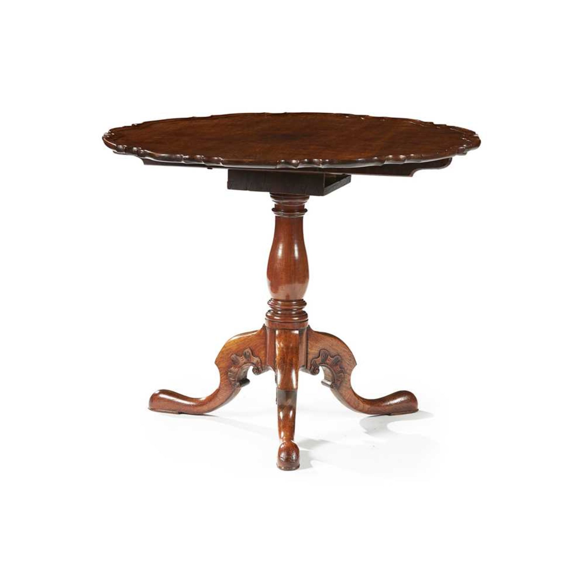 GEORGE III LARGE MAHOGANY PIECRUST TRIPOD TABLE, POSSIBLY IRISH 18TH CENTURY - Bild 3 aus 3